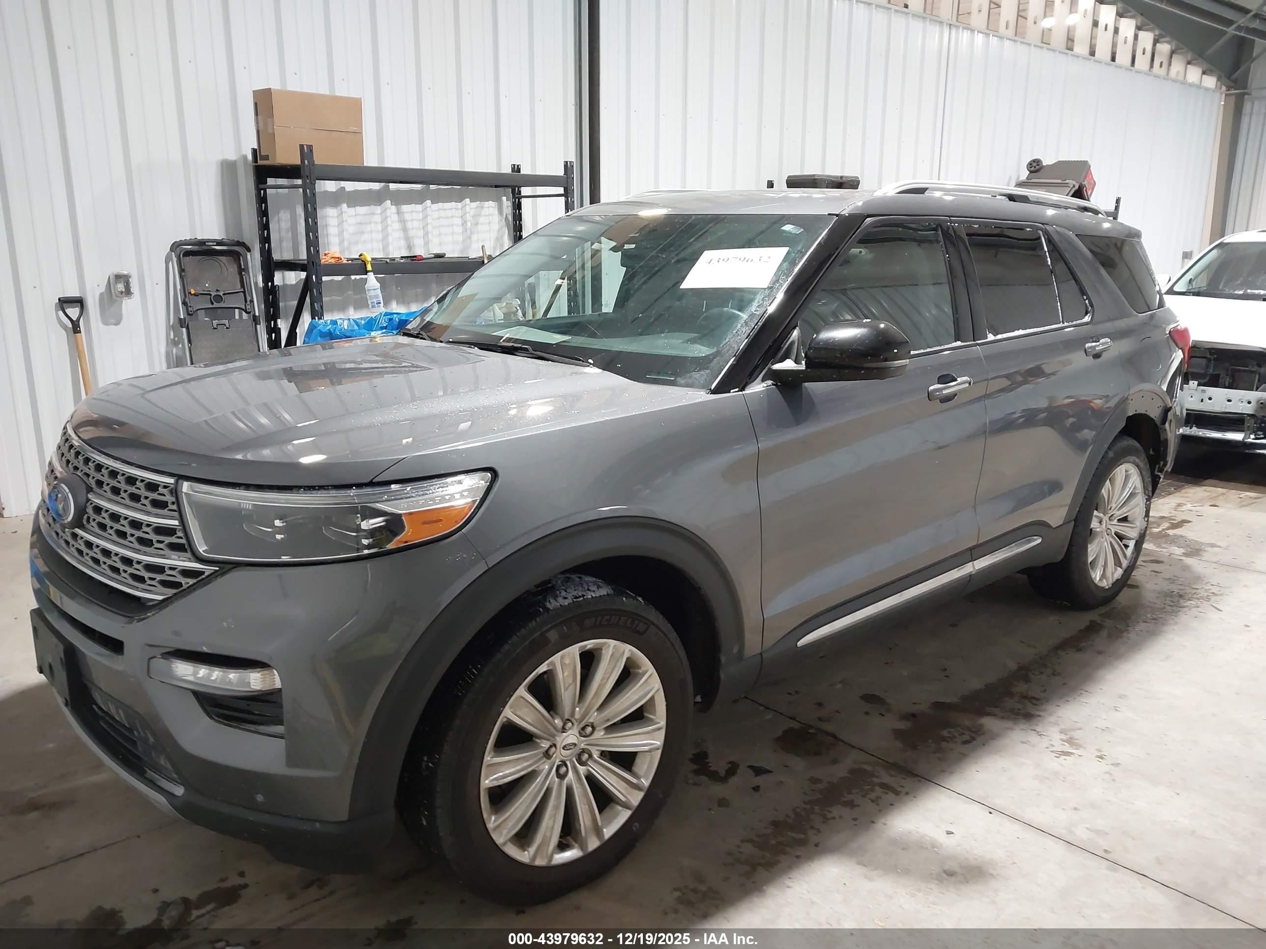 FORD EXPLORER image 2
