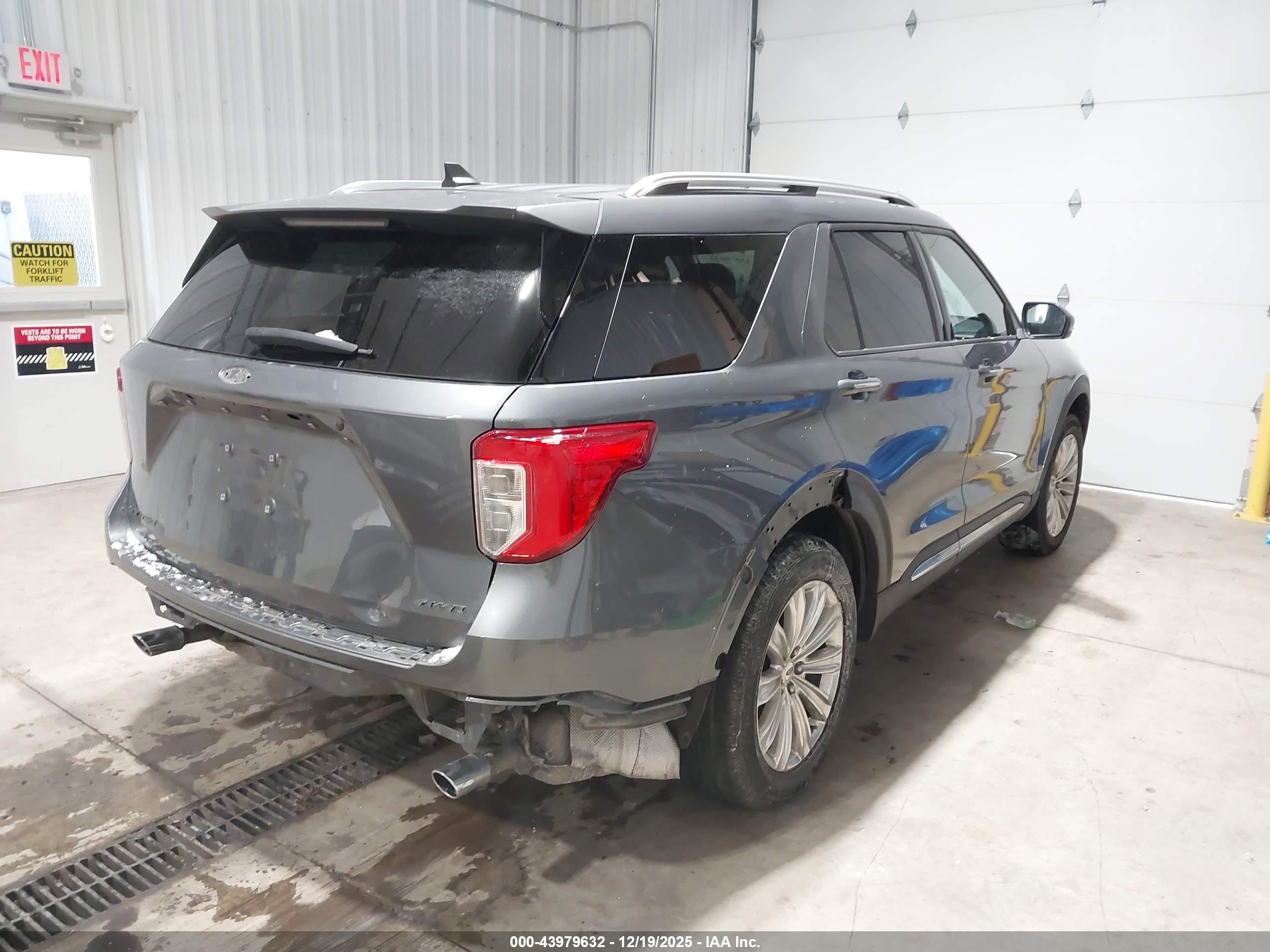 FORD EXPLORER image 4