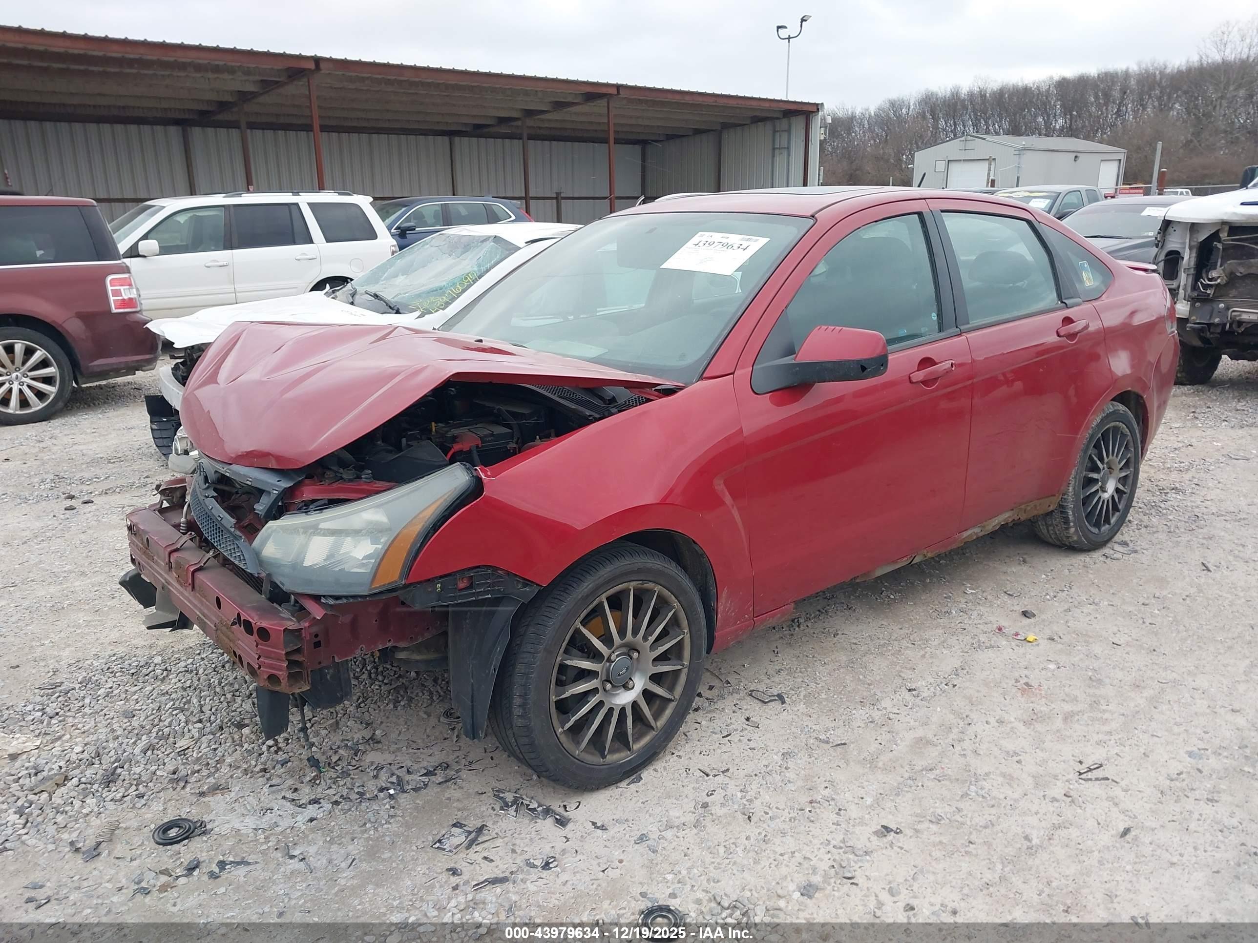 FORD FOCUS image 2