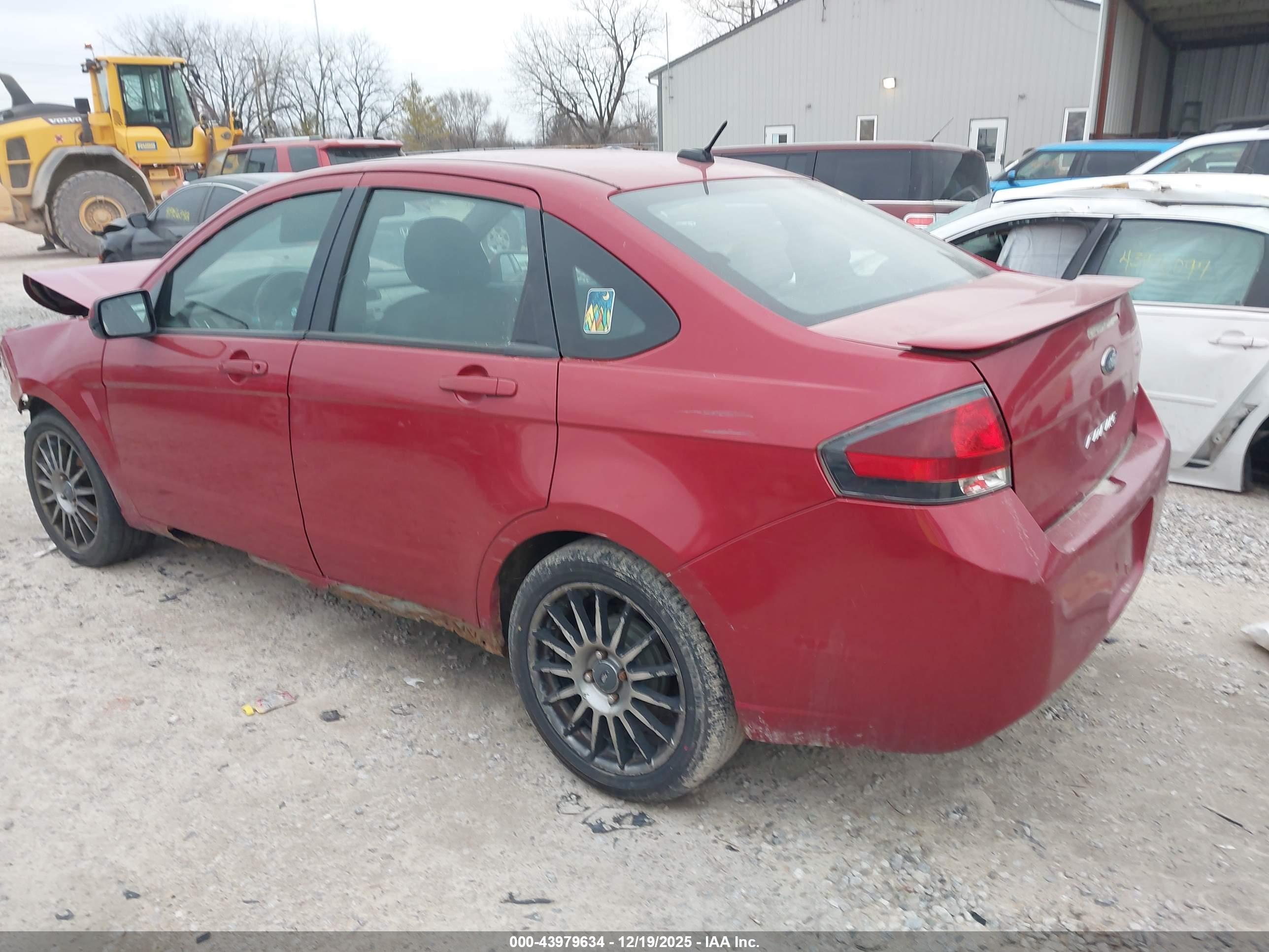FORD FOCUS image 3