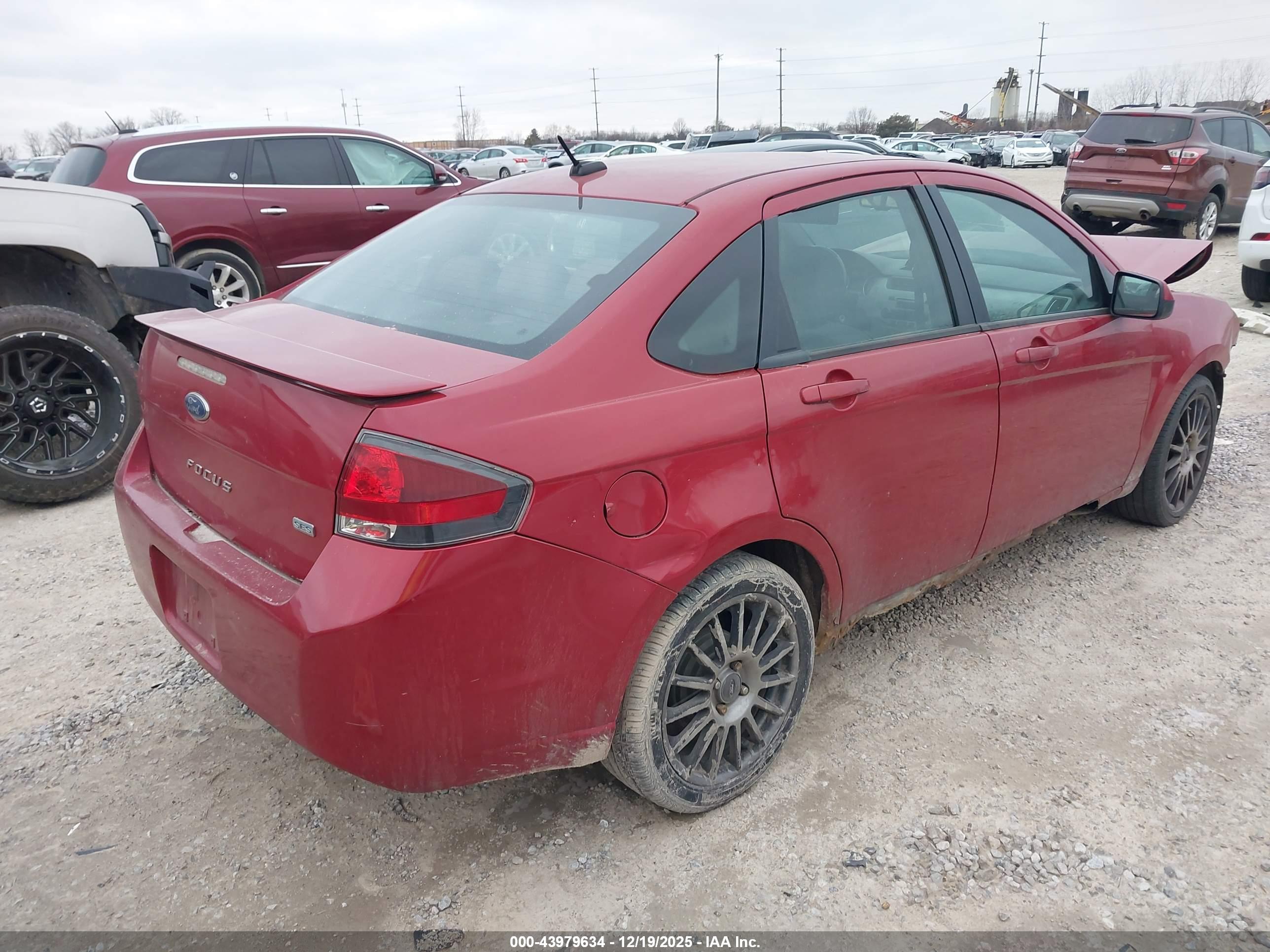 FORD FOCUS image 4
