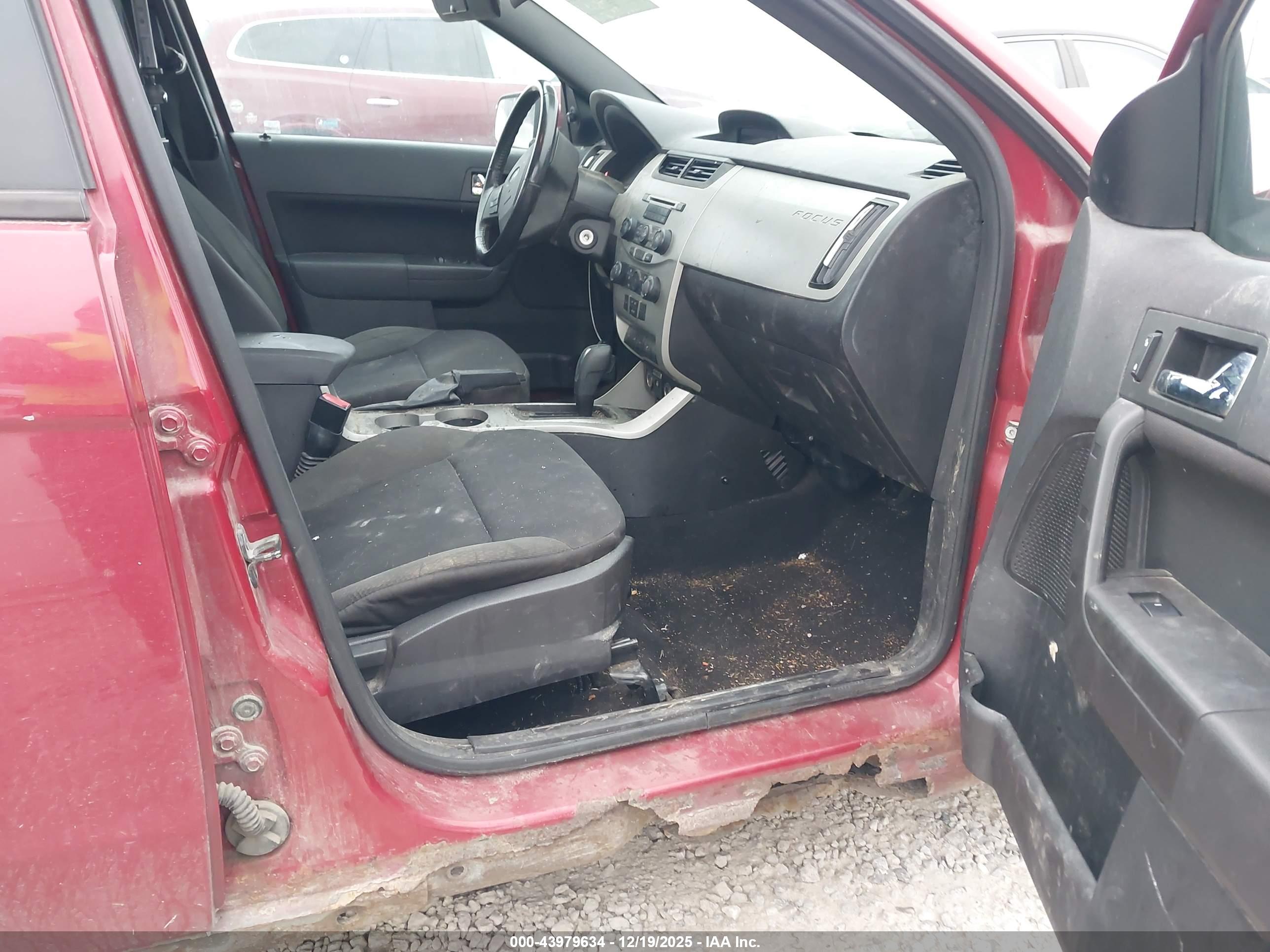 FORD FOCUS image 5