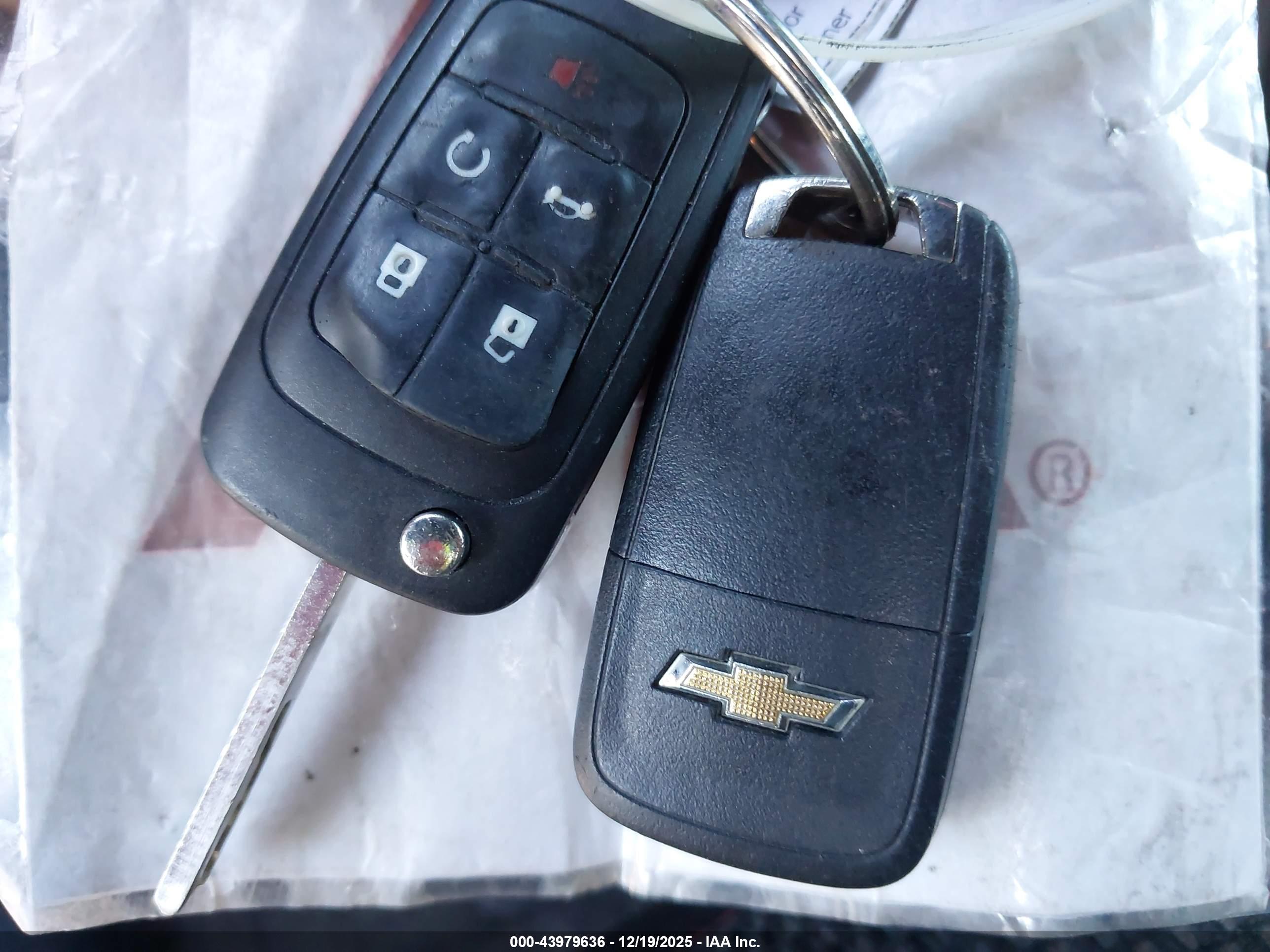 CHEVROLET EQUINOX image 11