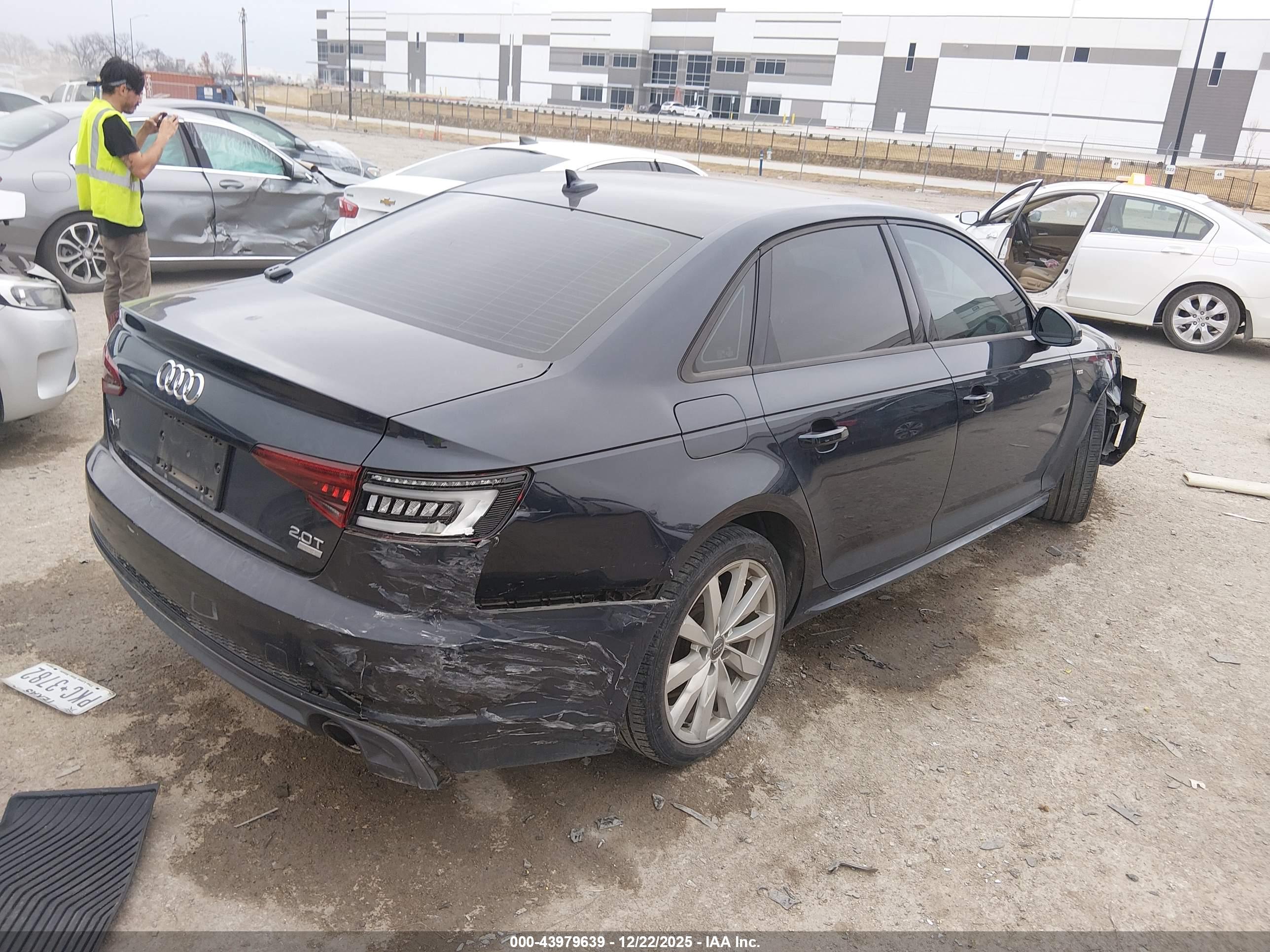 AUDI A4 image 4