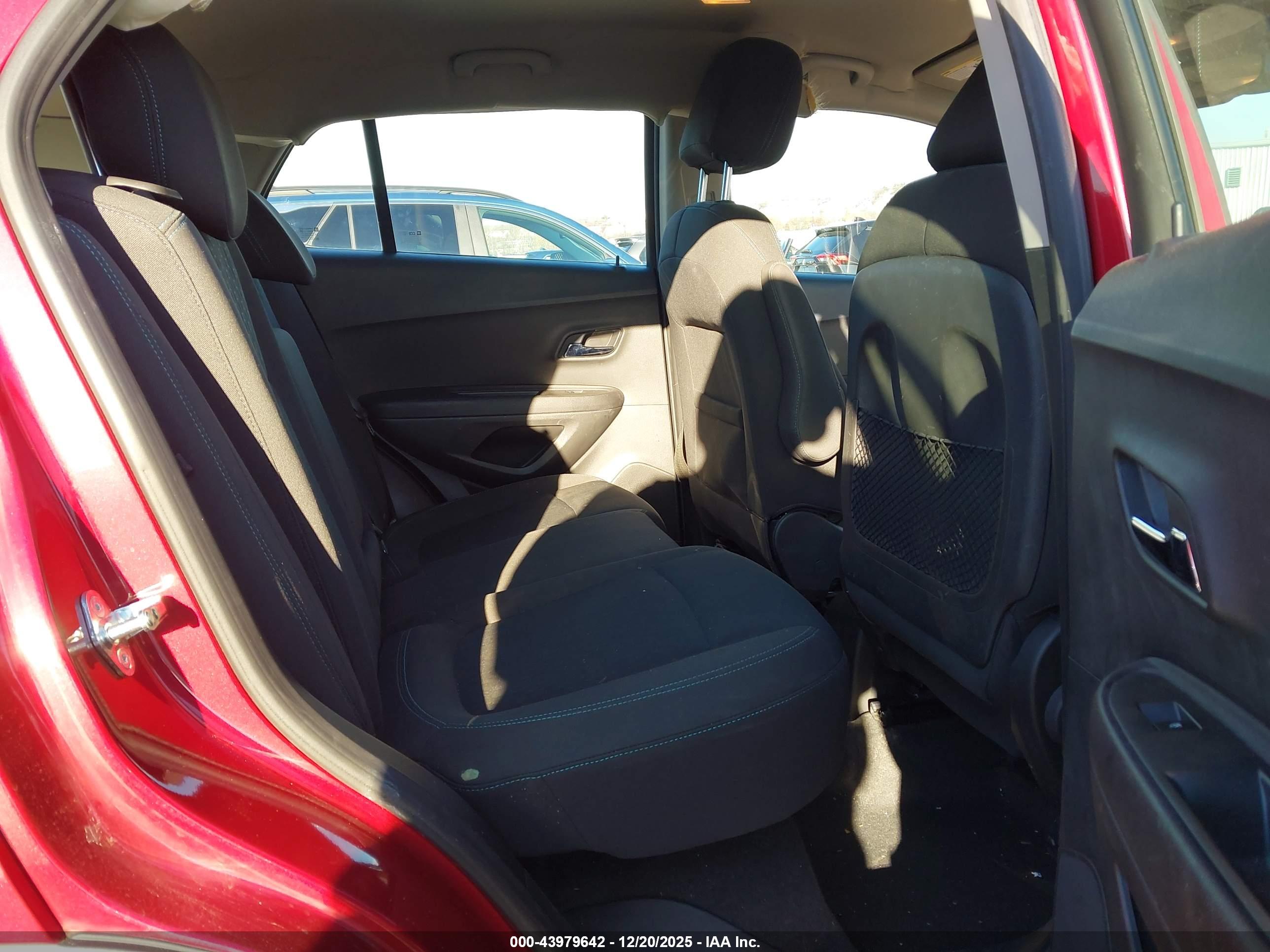 CHEVROLET TRAX image 8