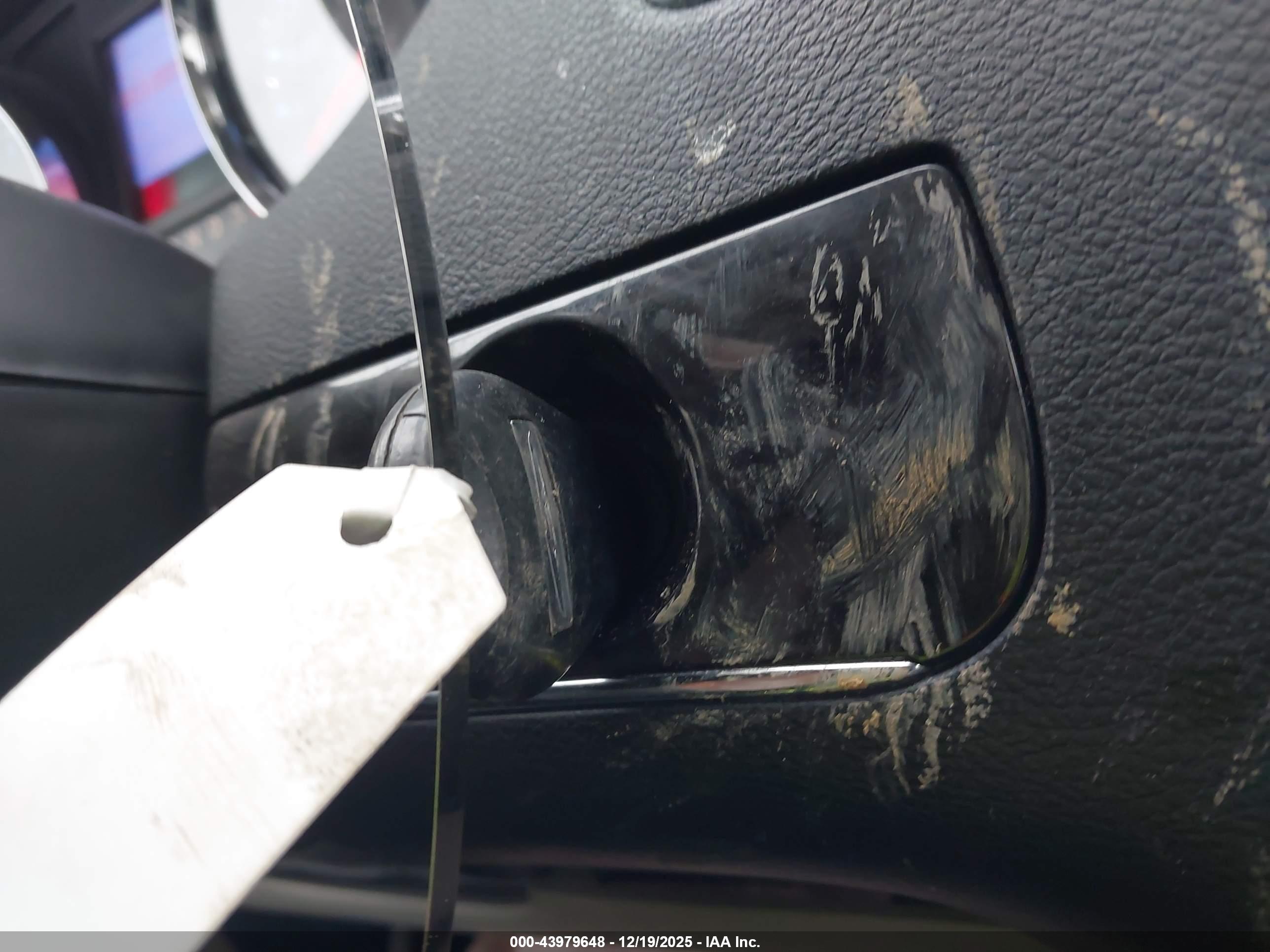 CHRYSLER TOWN image 11