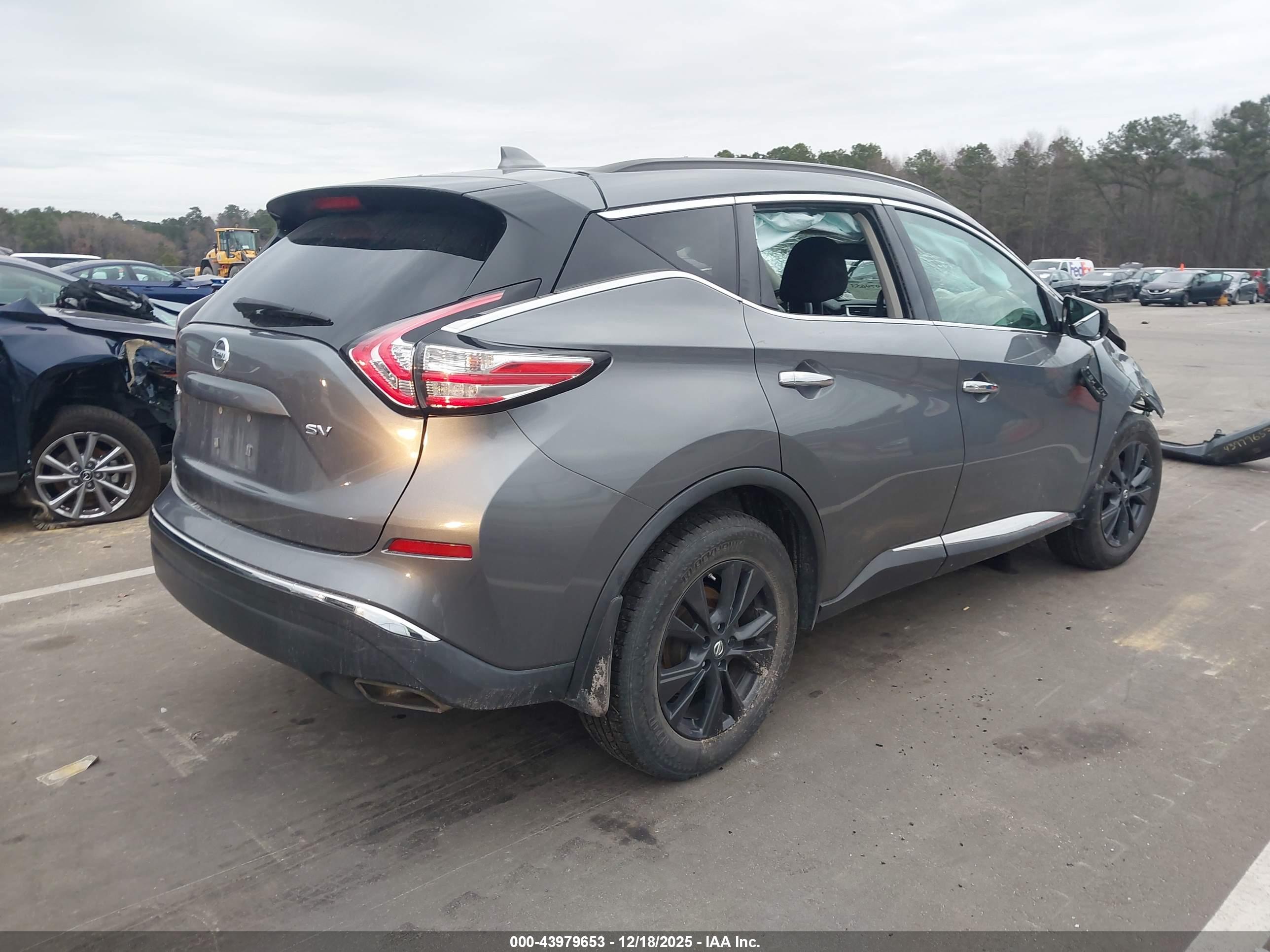 NISSAN MURANO image 4