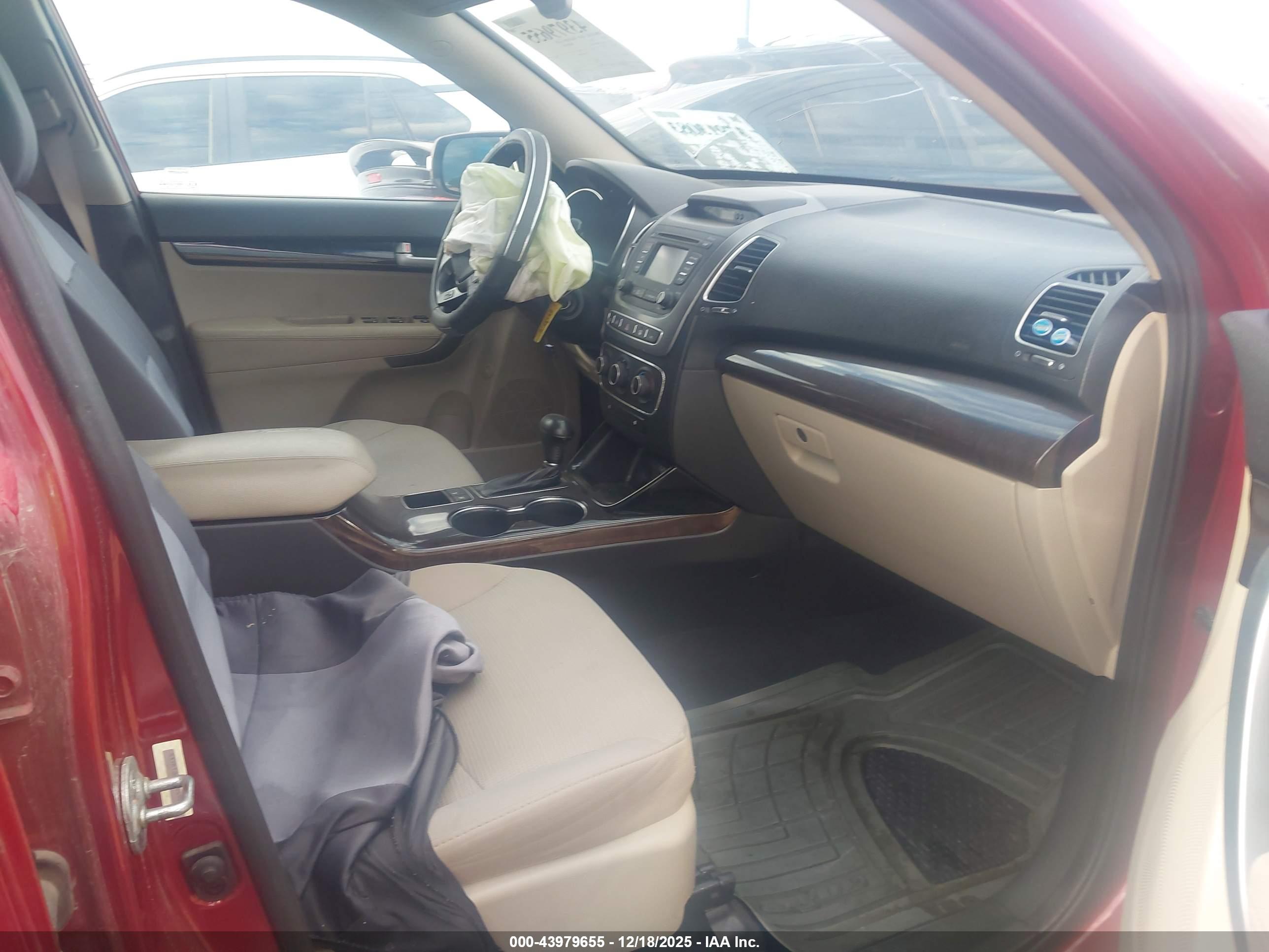 KIA SORENTO image 5