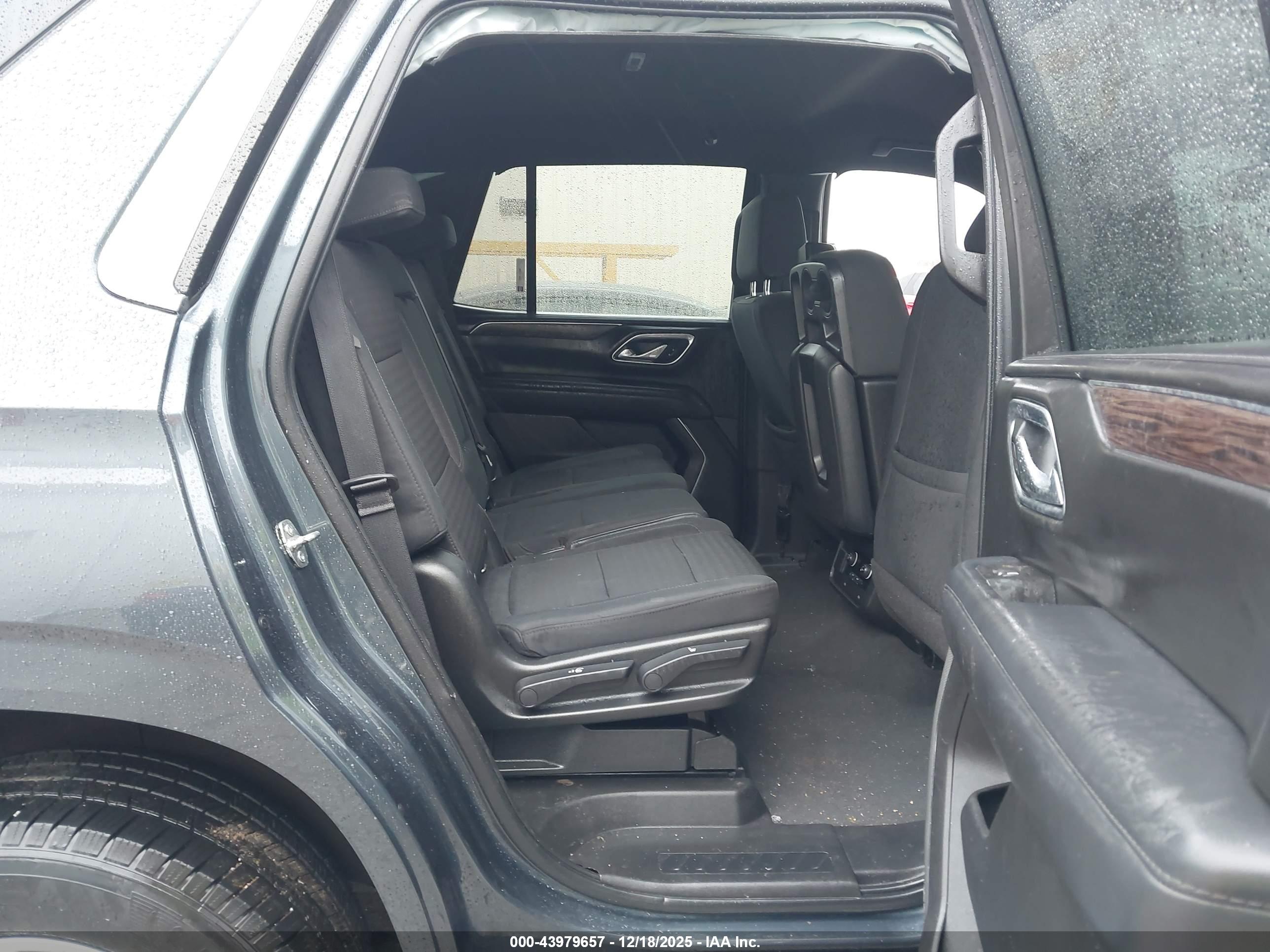 CHEVROLET TAHOE image 8