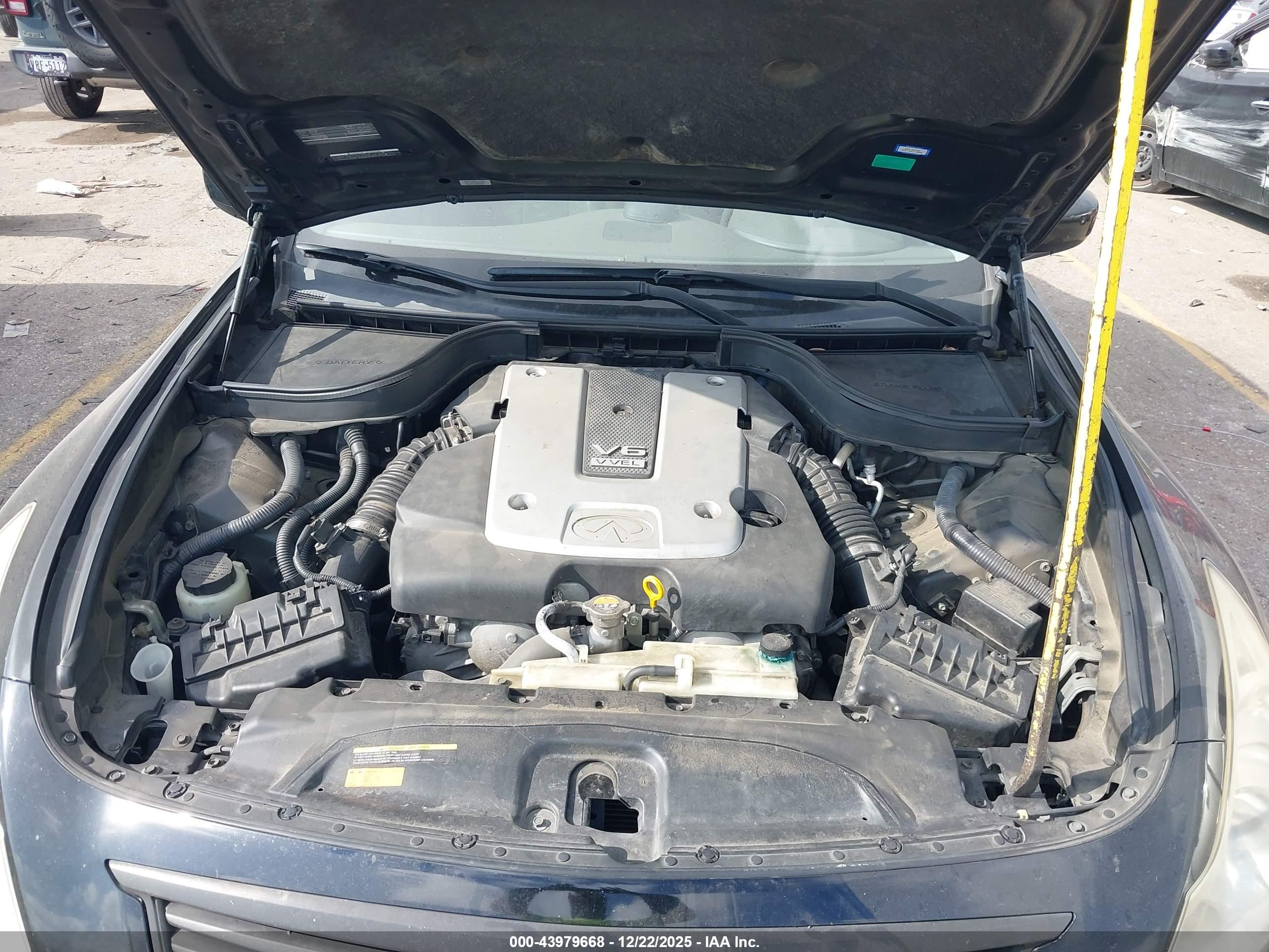 INFINITI G37 image 10