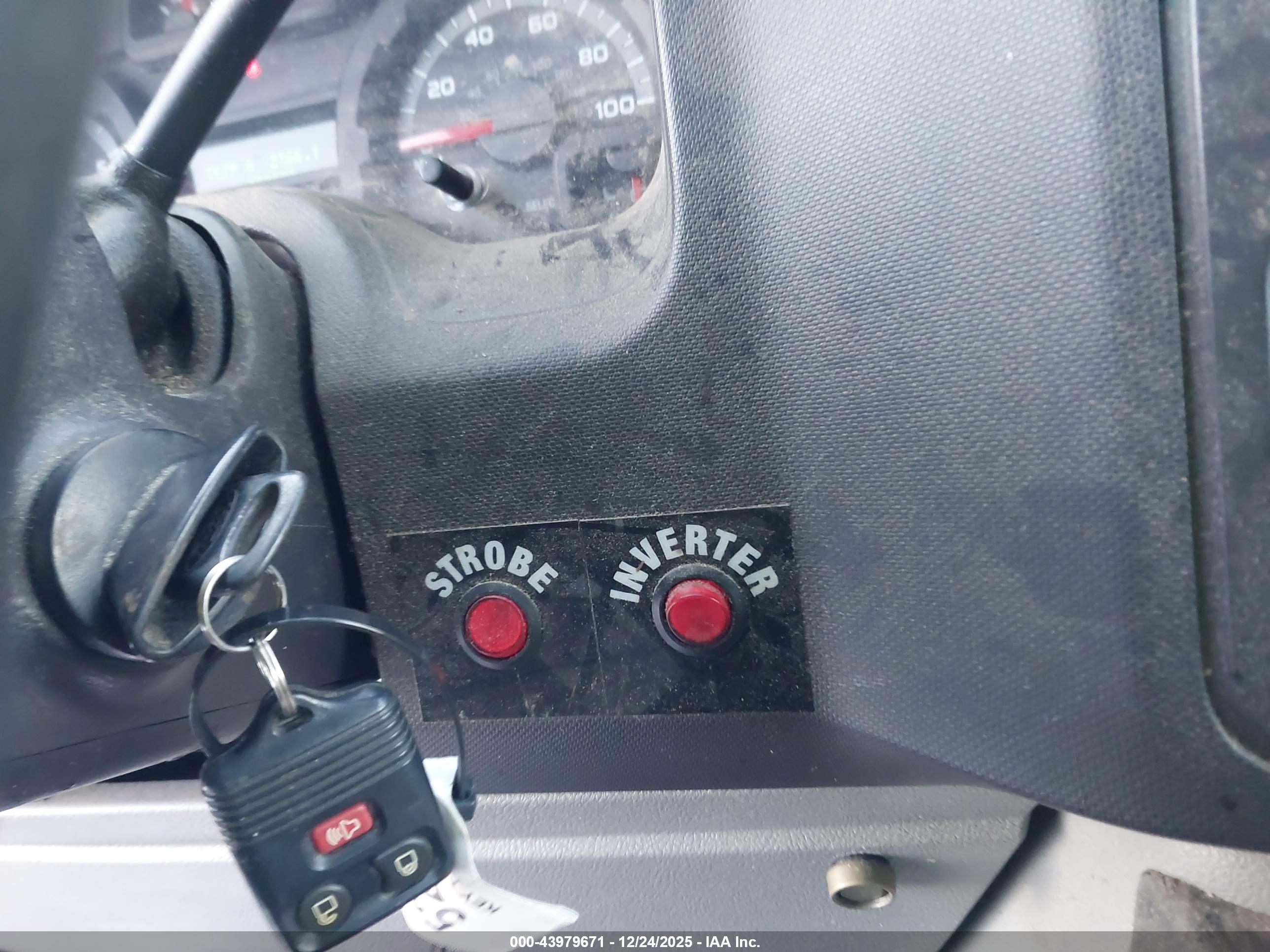FORD E-250 image 11