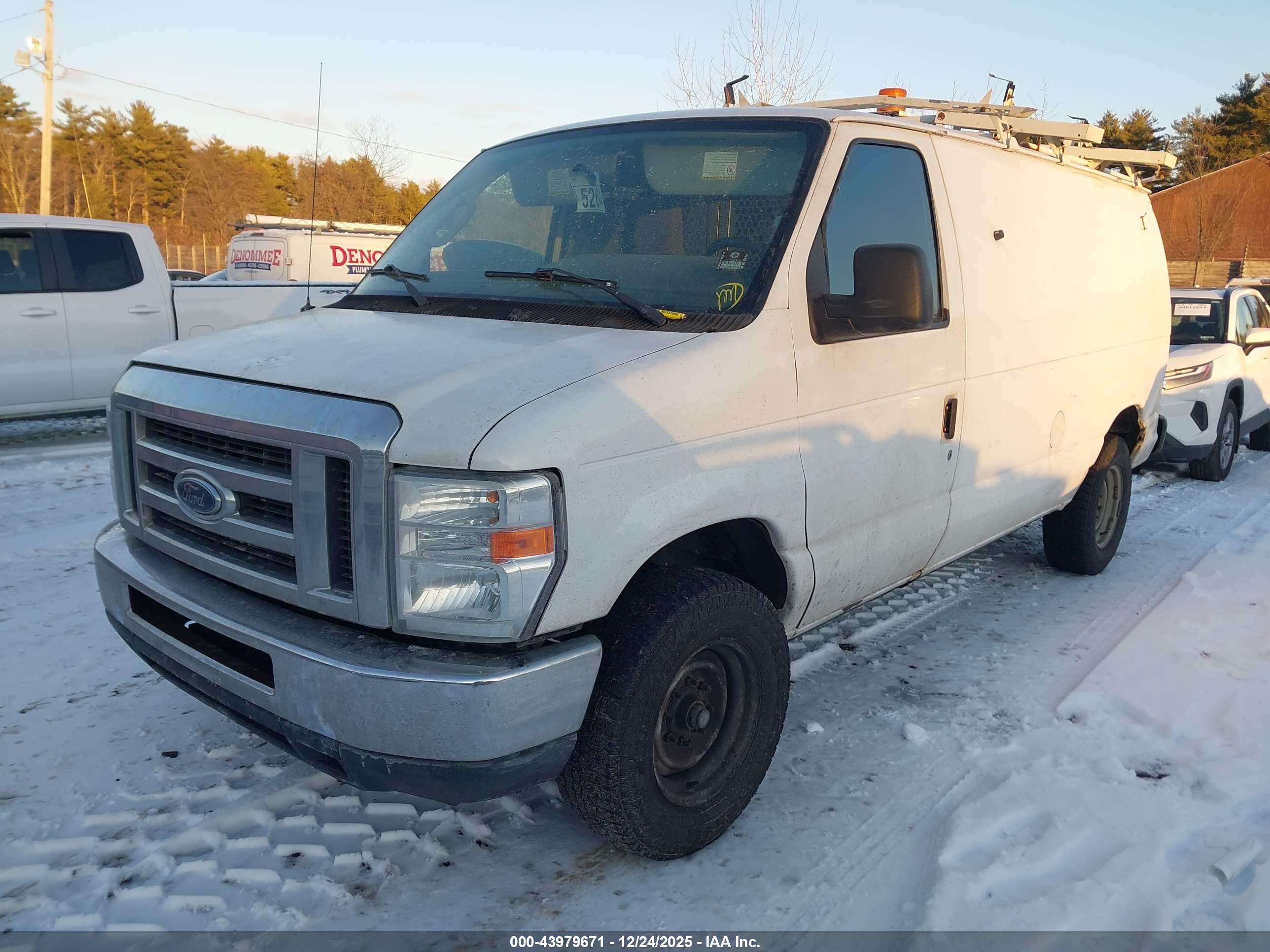FORD E-250 image 2