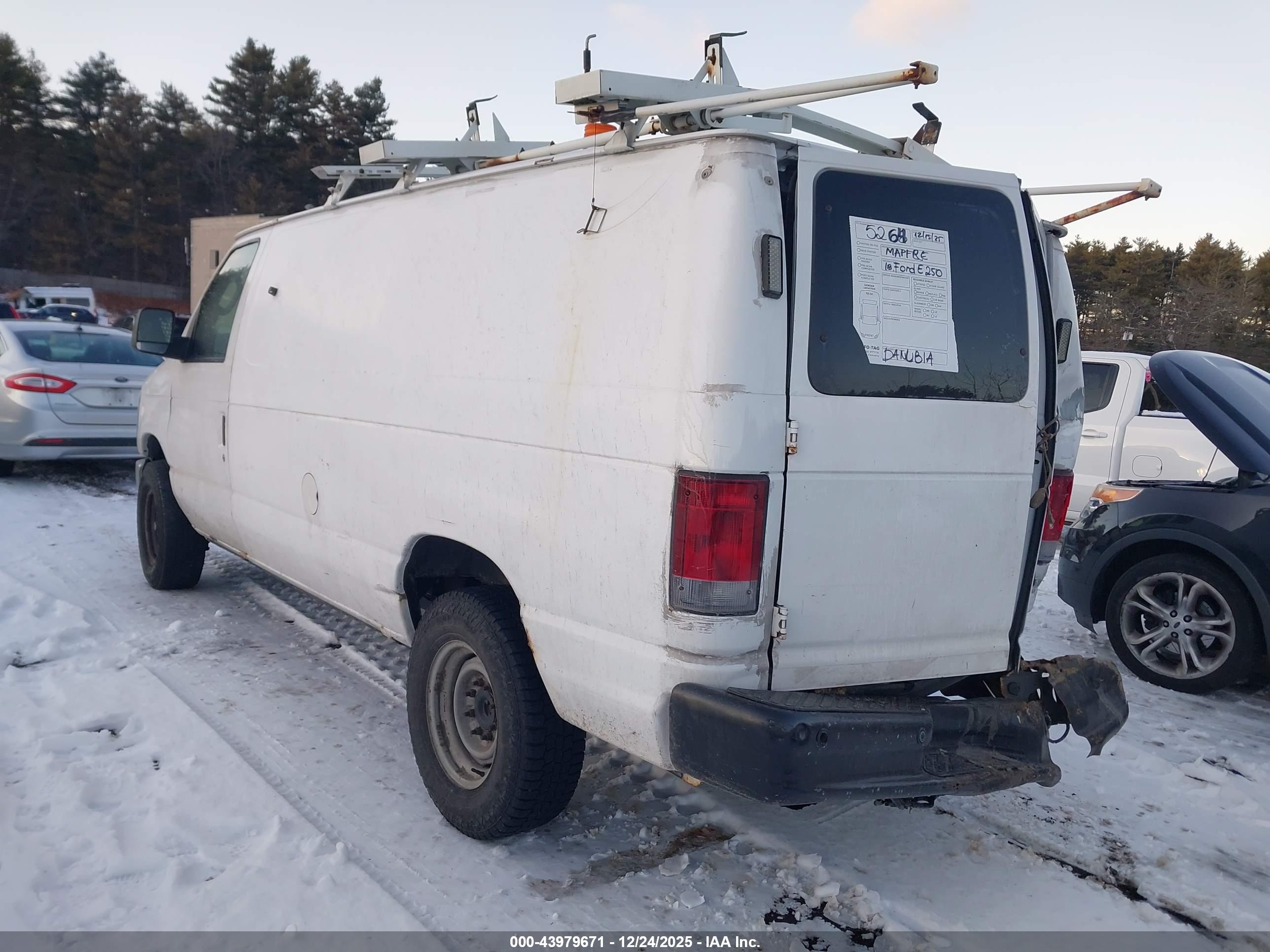 FORD E-250 image 3