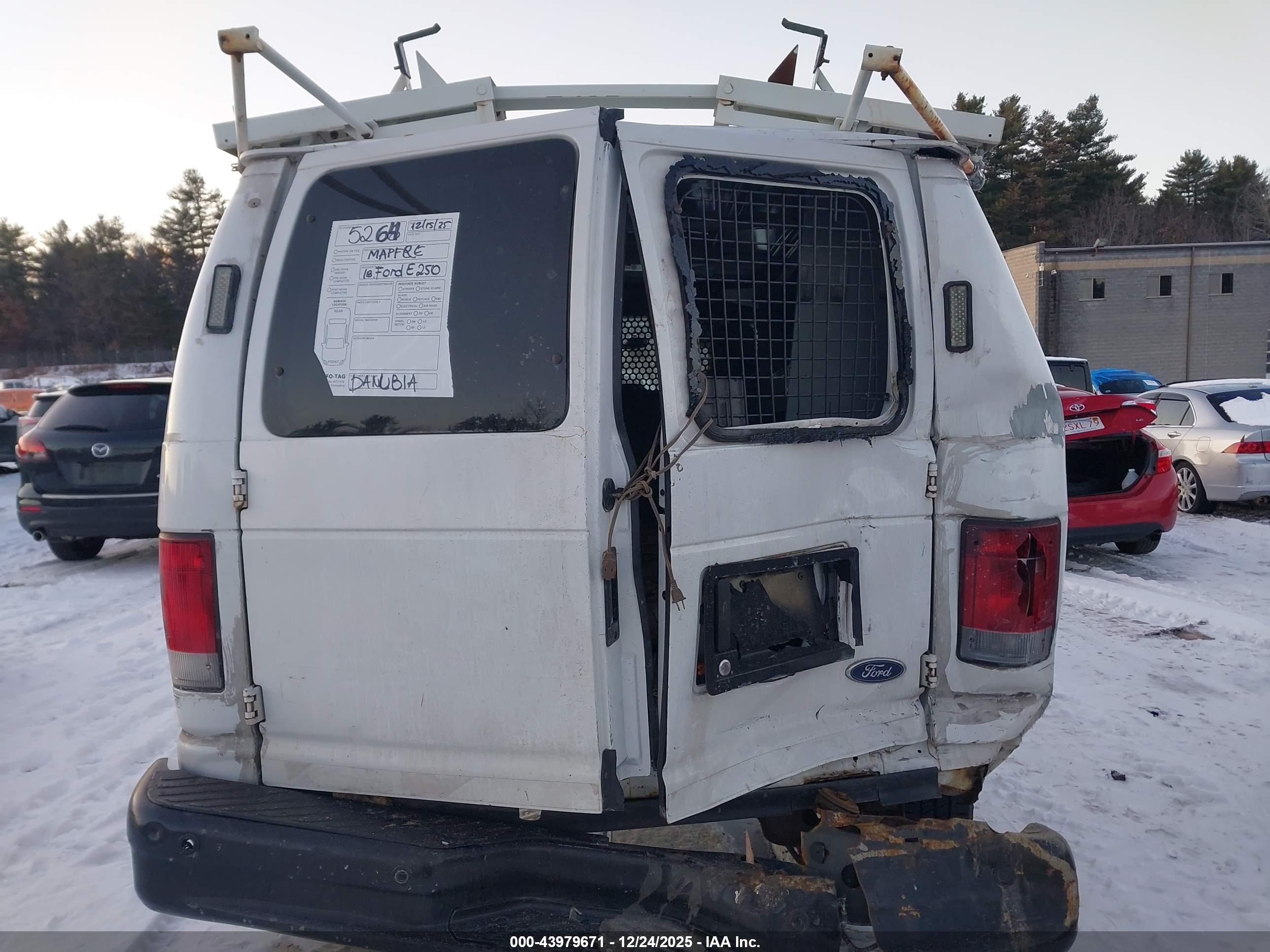 FORD E-250 image 6