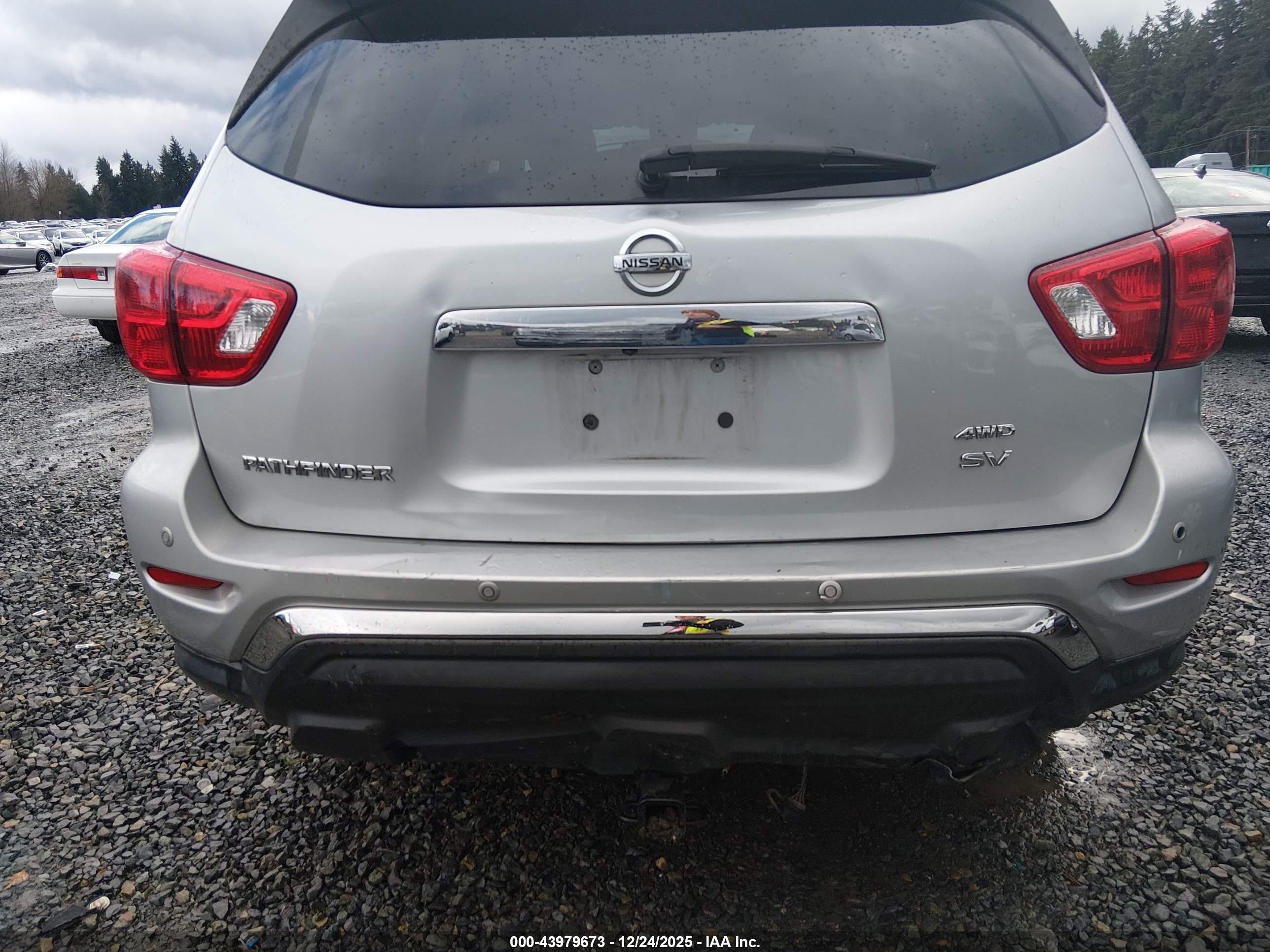 NISSAN PATHFINDER image 6