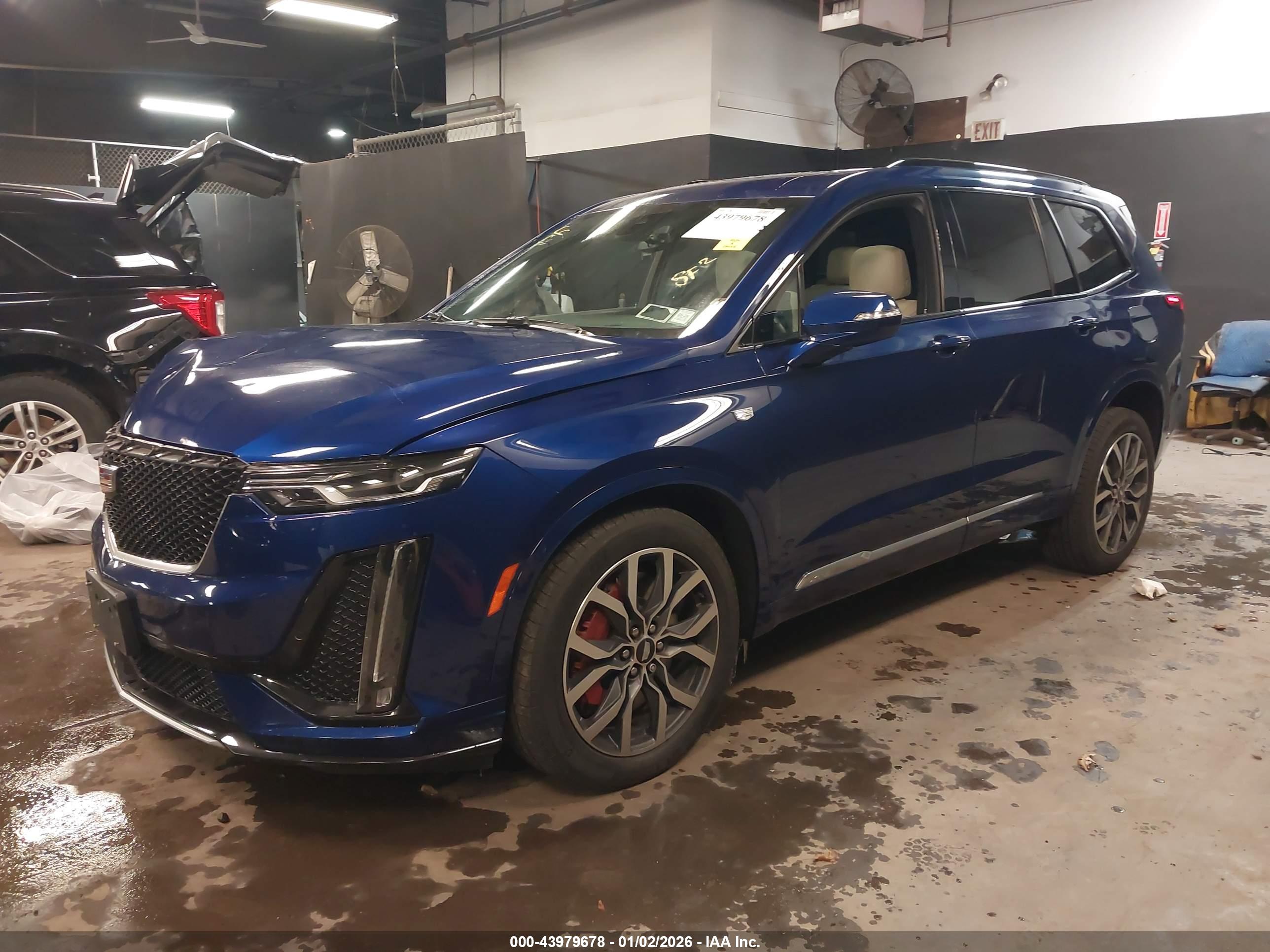 CADILLAC XT6 image 2