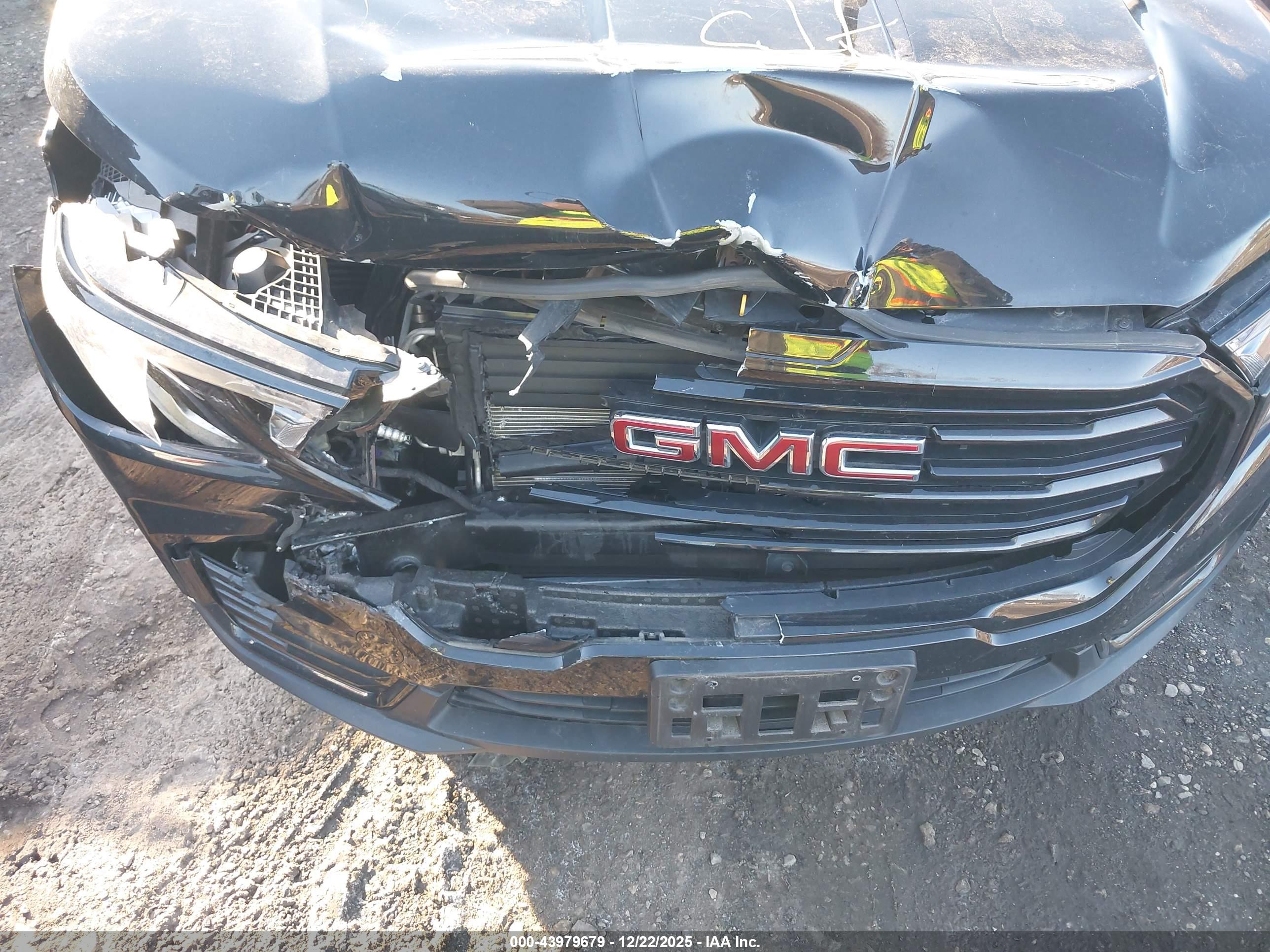 GMC TERRAIN image 10