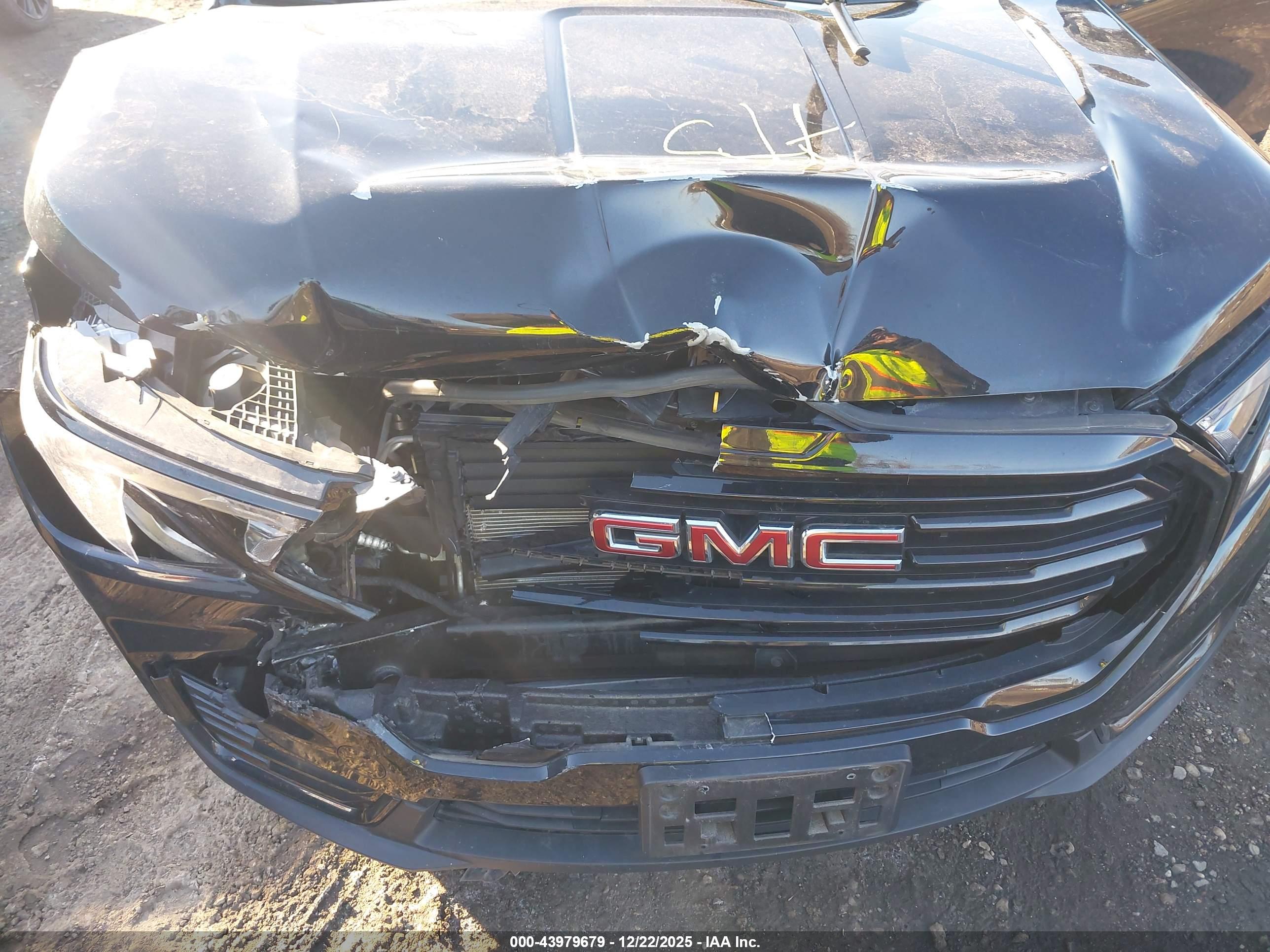 GMC TERRAIN image 6