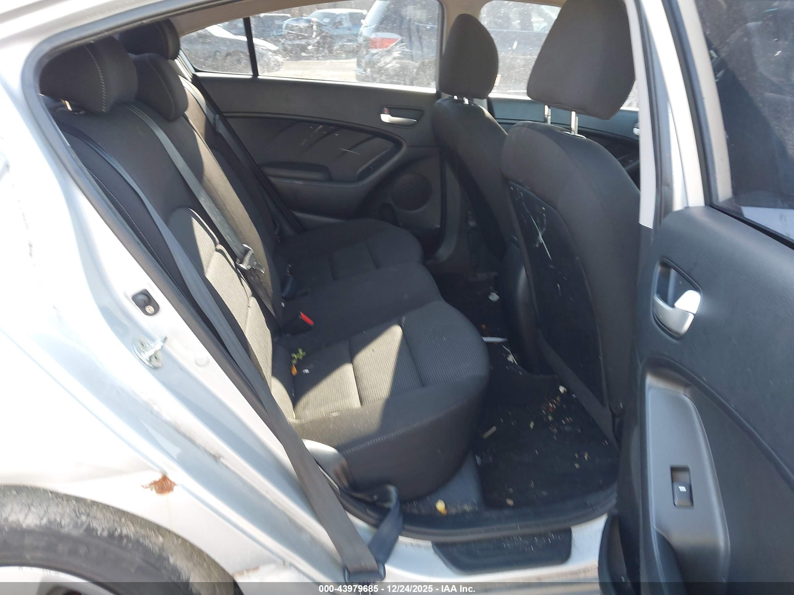 KIA FORTE image 8