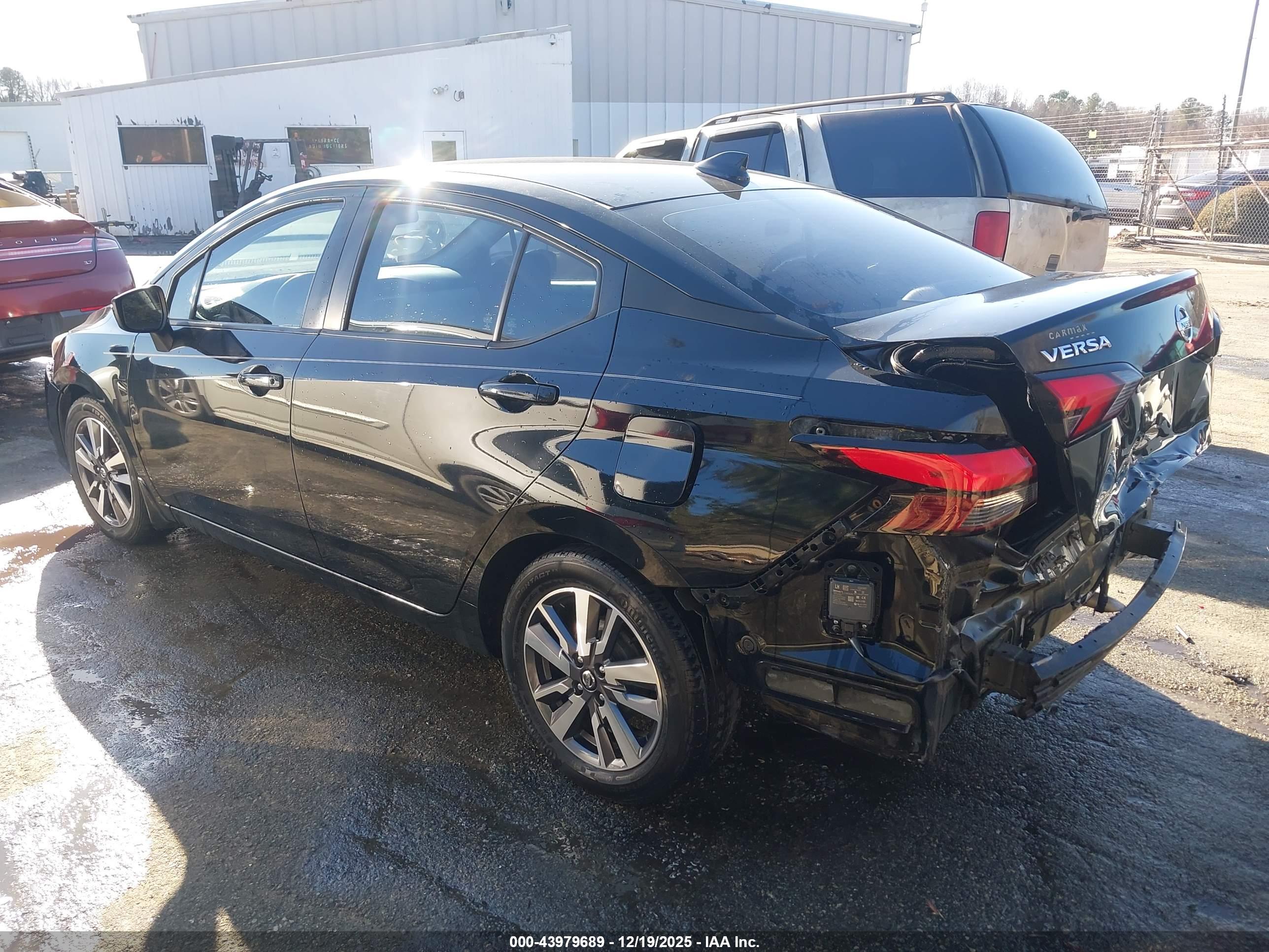 NISSAN VERSA image 3