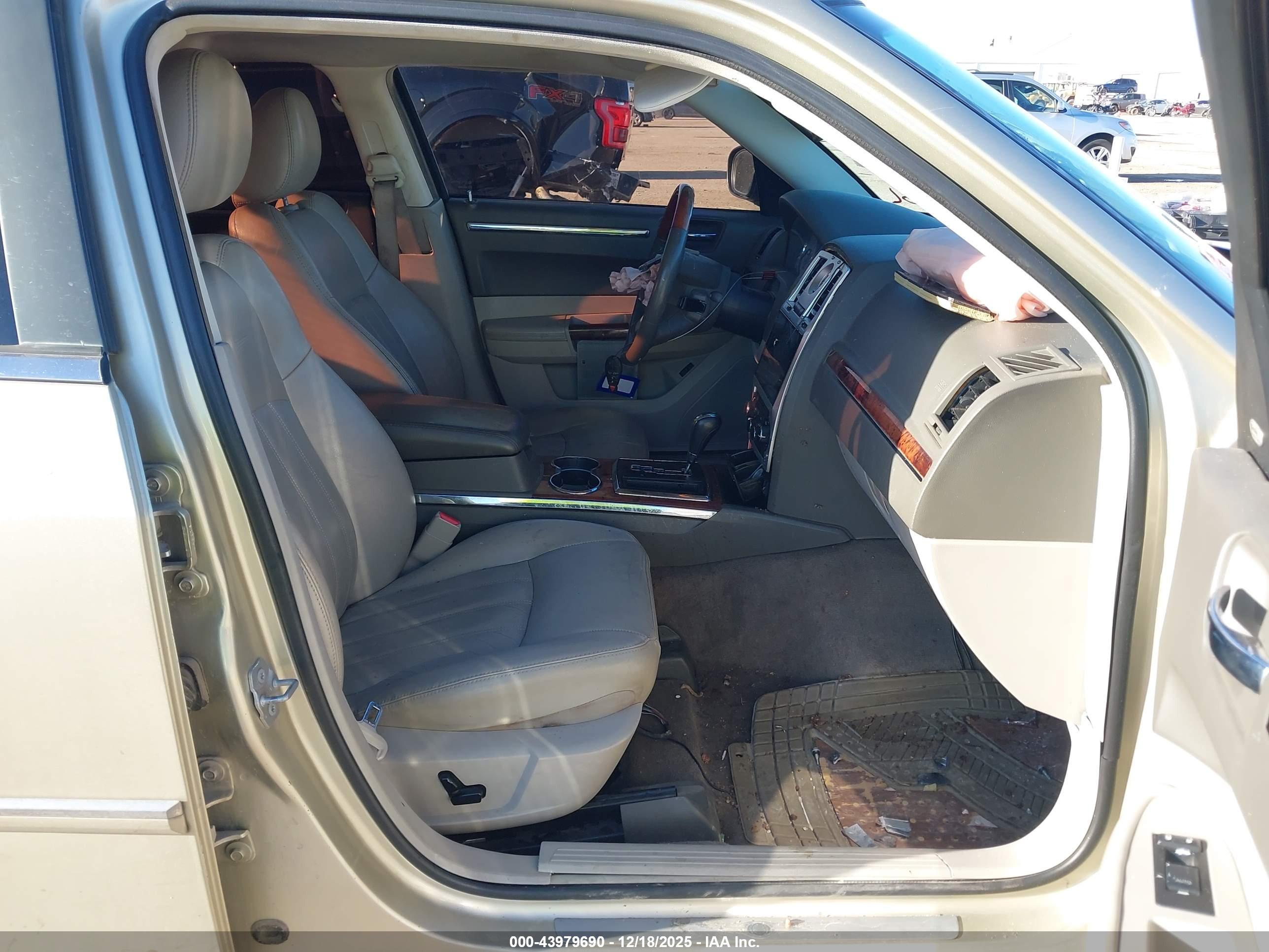 CHRYSLER 300C image 5
