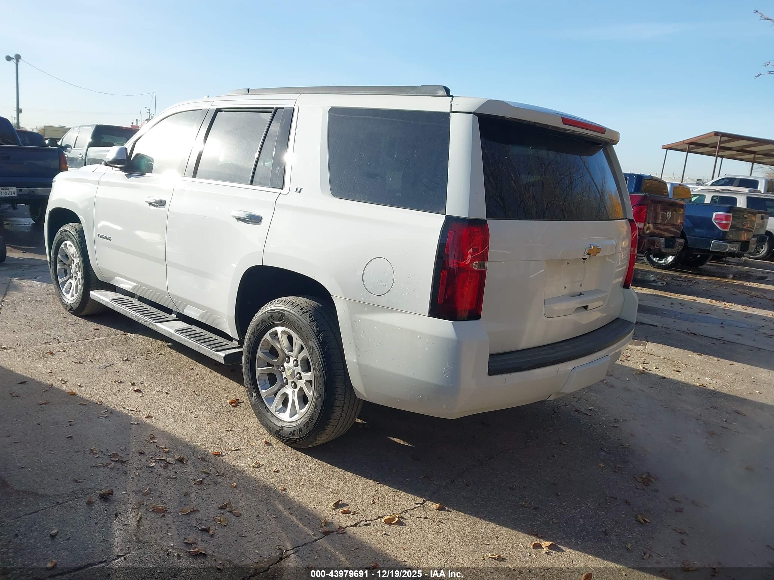 CHEVROLET TAHOE image 3