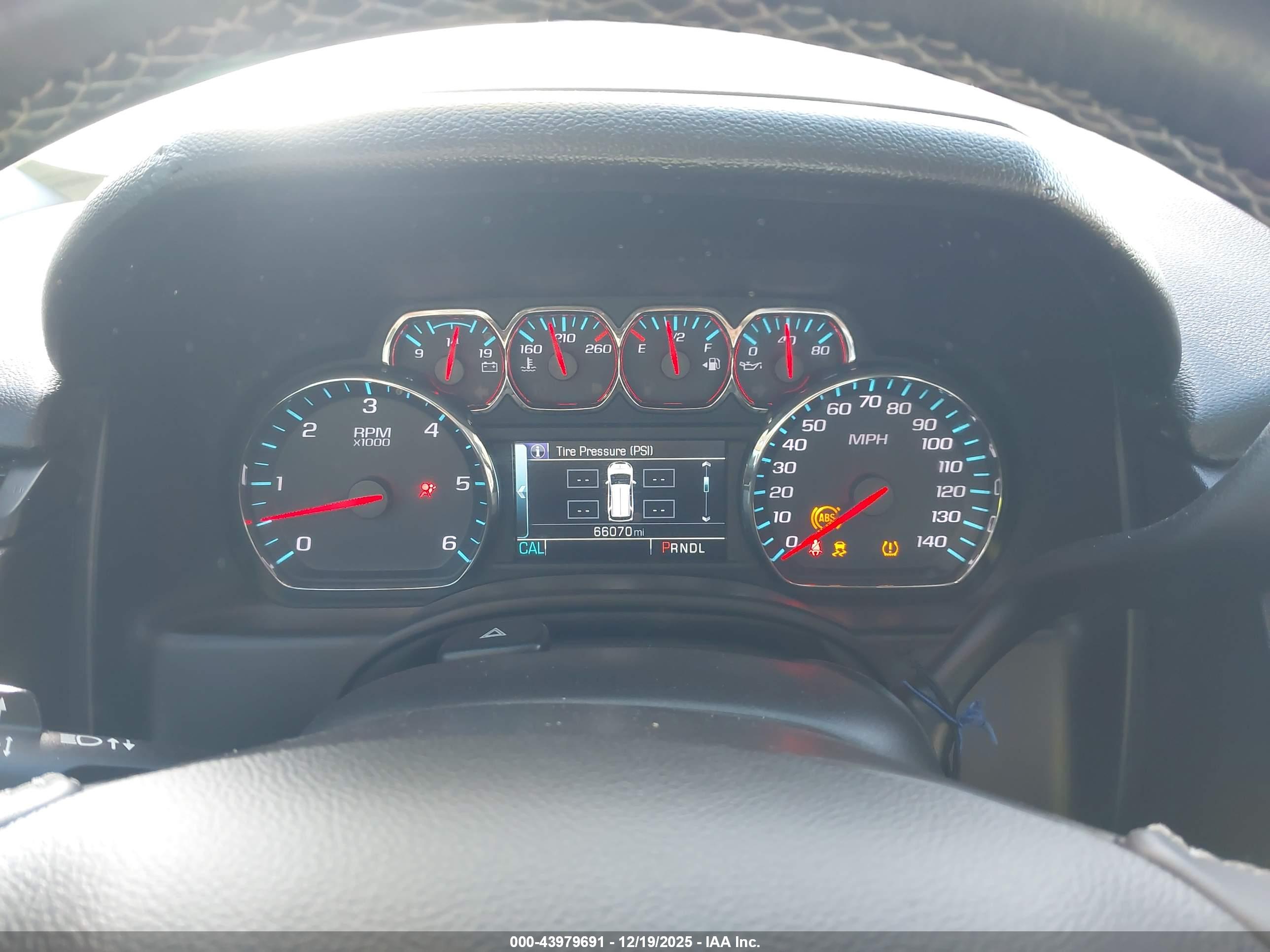 CHEVROLET TAHOE image 7