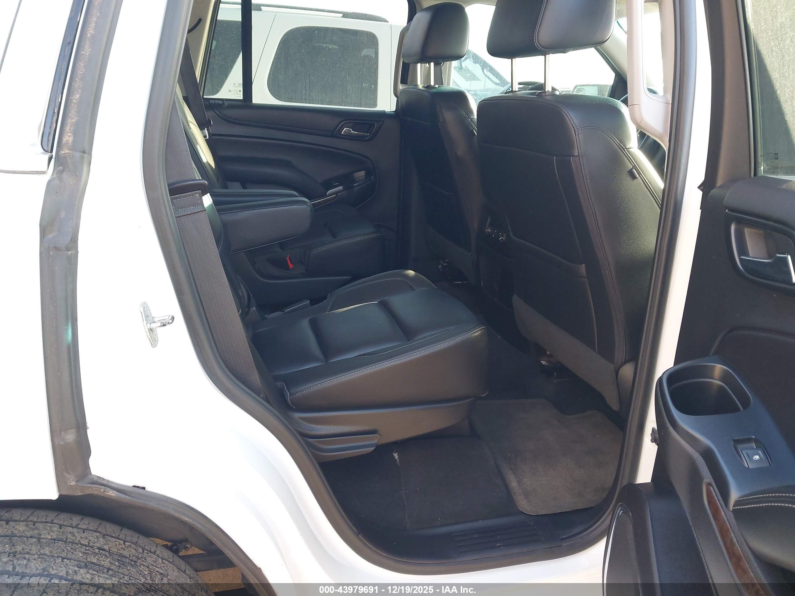 CHEVROLET TAHOE image 8