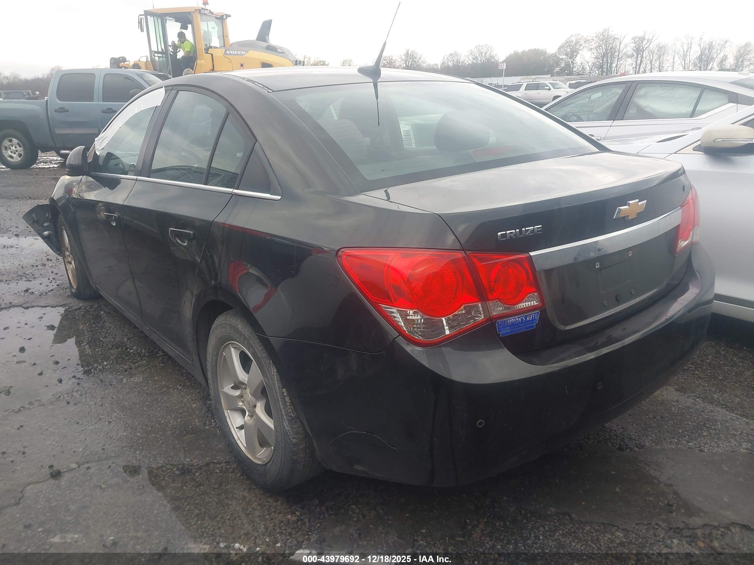 CHEVROLET CRUZE image 3