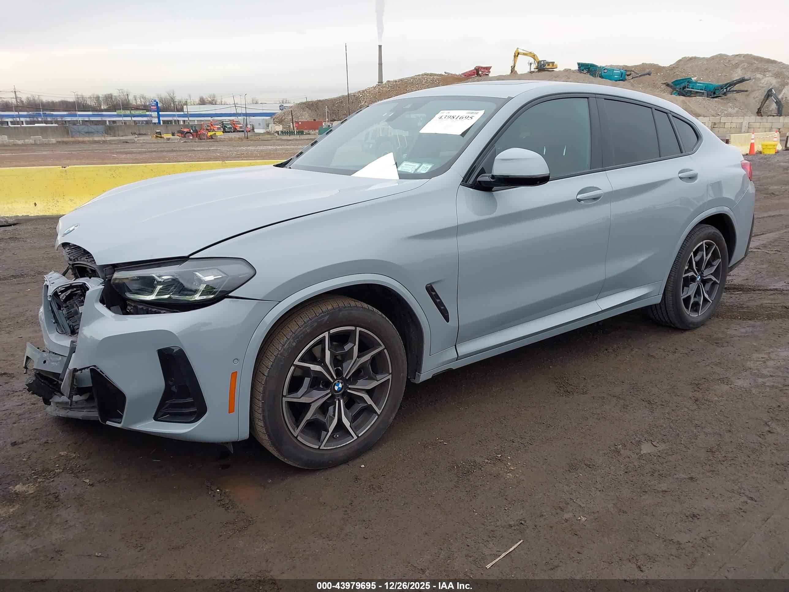 BMW X4 image 2