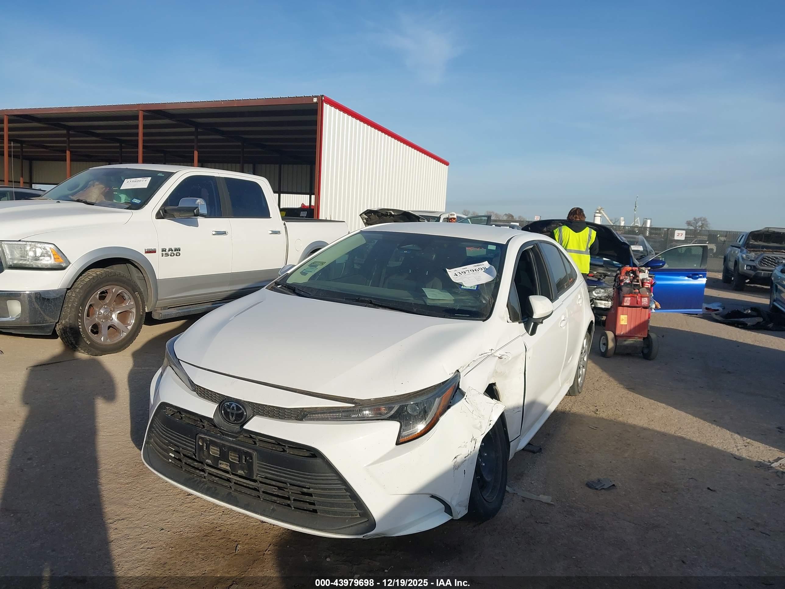 TOYOTA COROLLA image 2