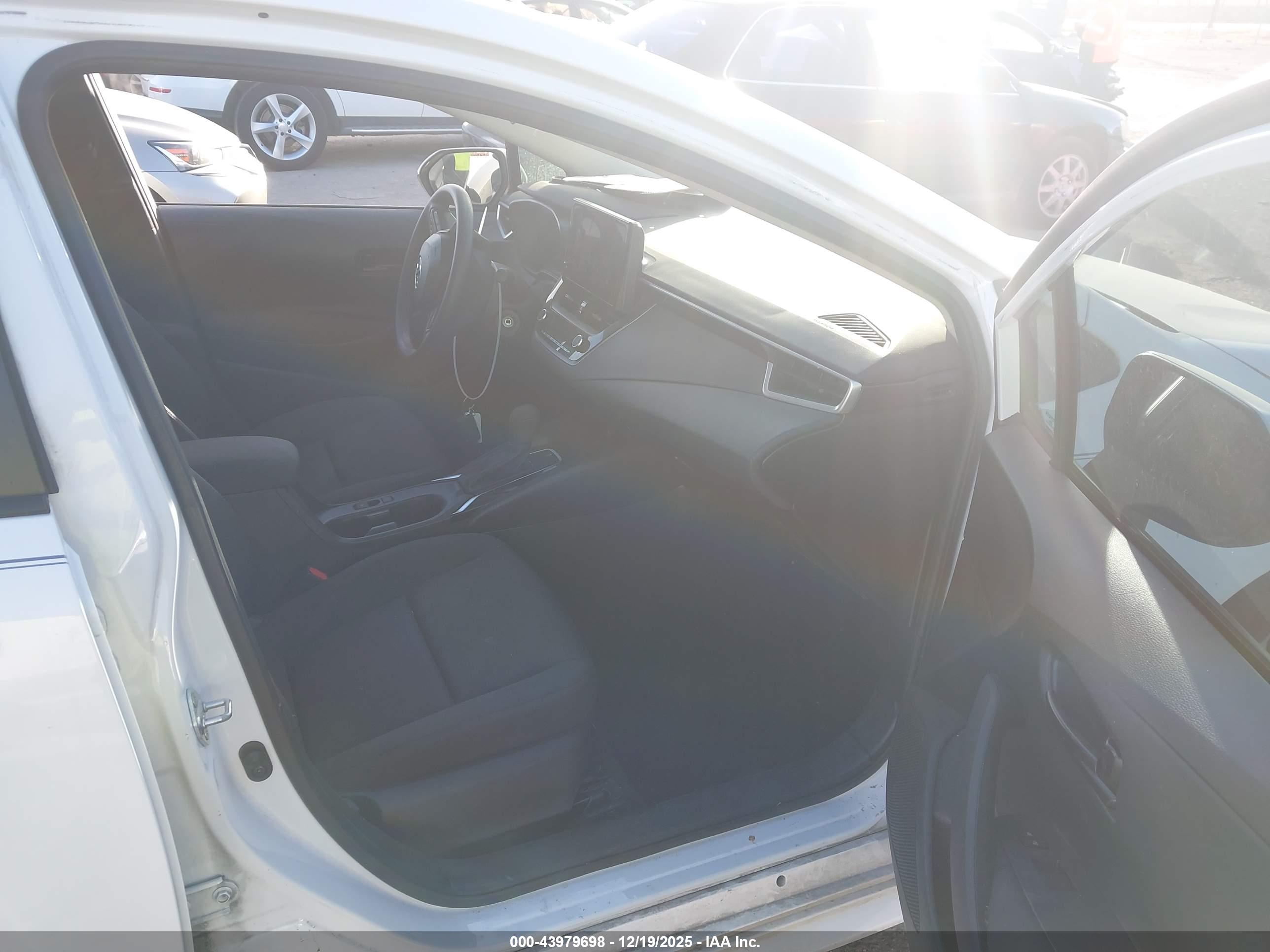 TOYOTA COROLLA image 5