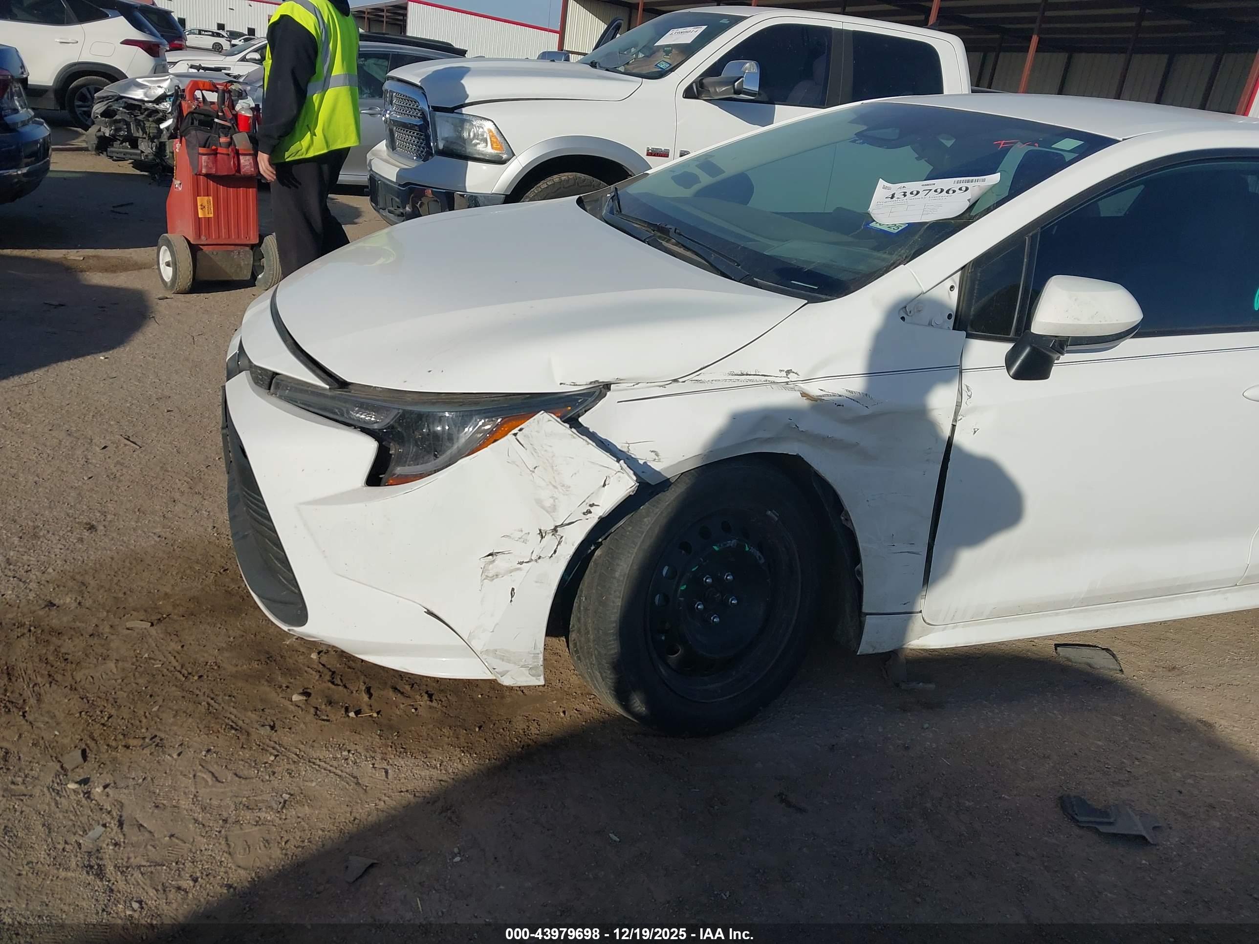 TOYOTA COROLLA image 6
