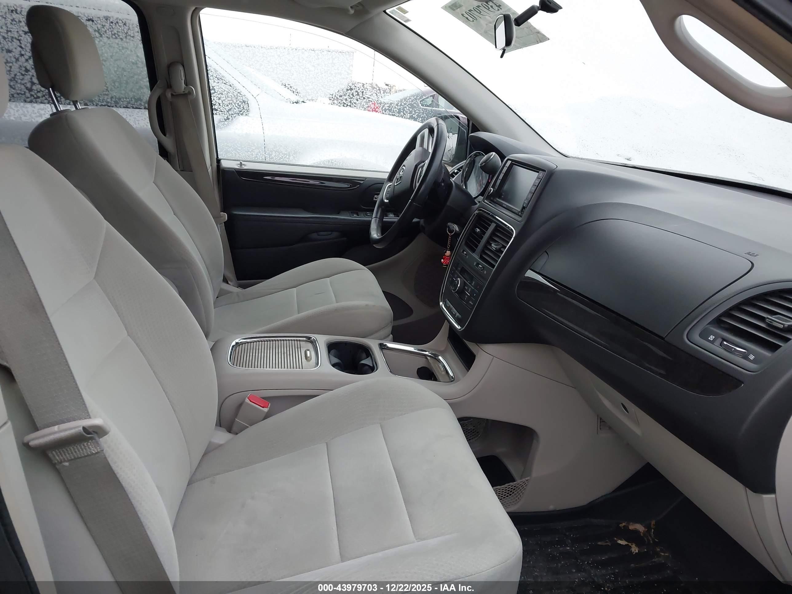 DODGE GRAND image 5