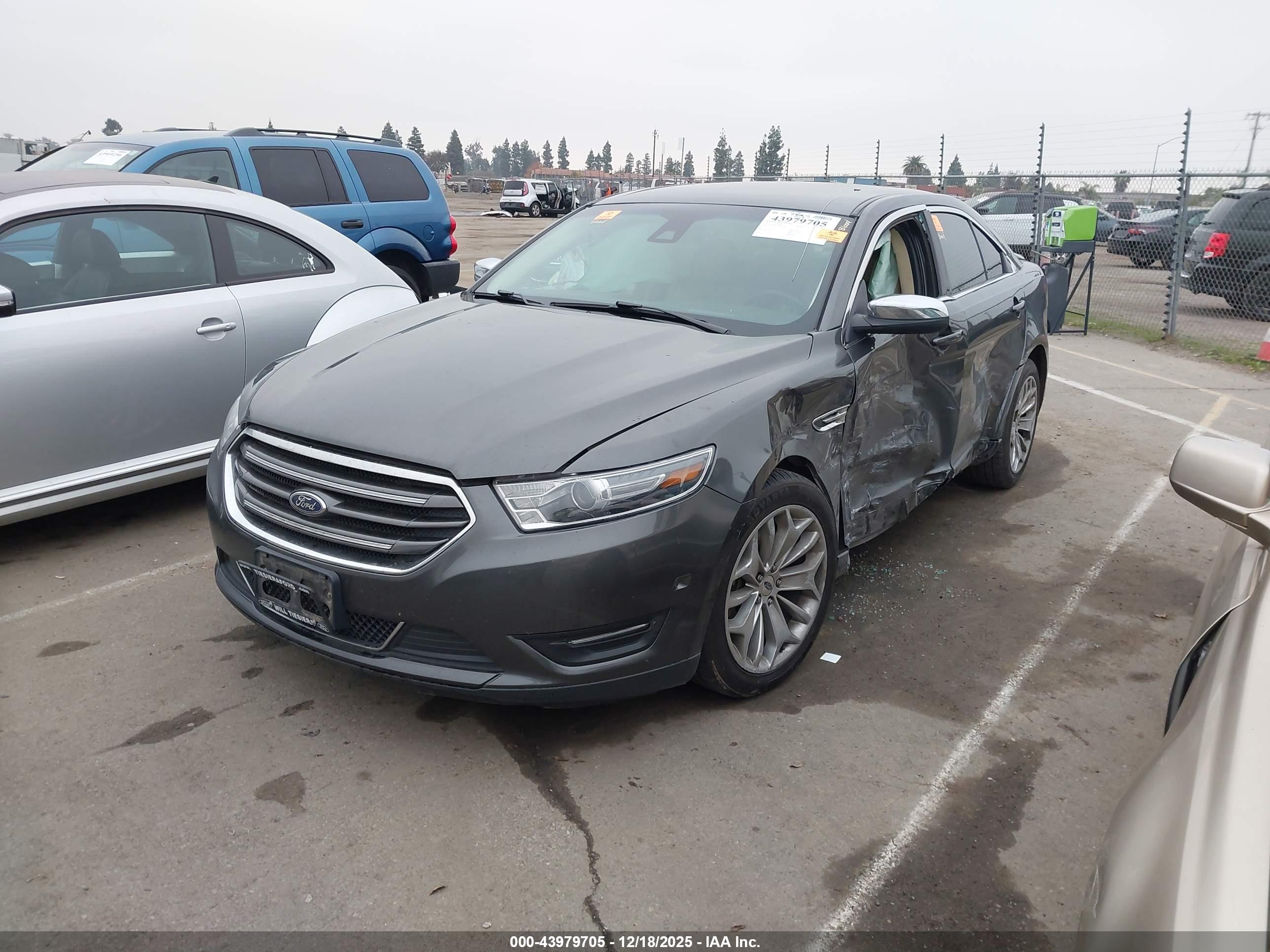 FORD TAURUS image 2