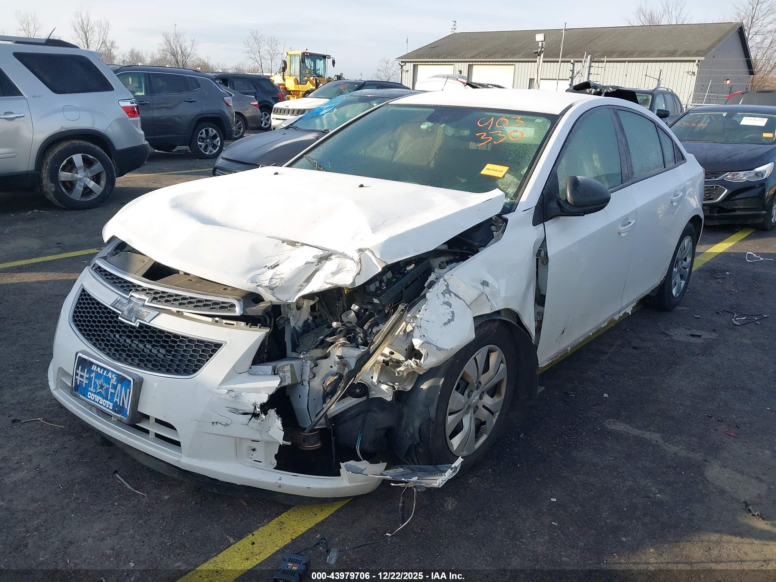CHEVROLET CRUZE image 2