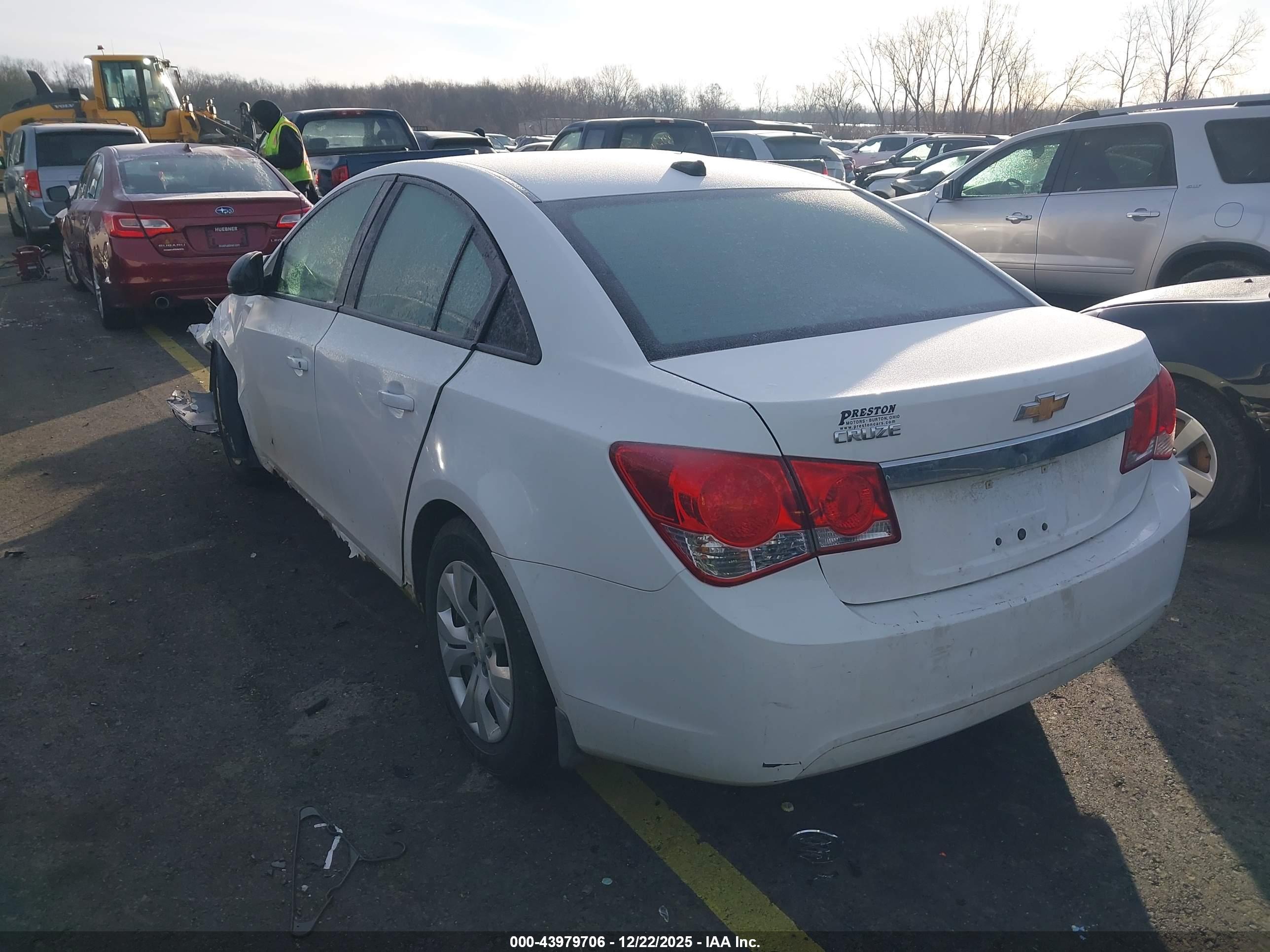 CHEVROLET CRUZE image 3