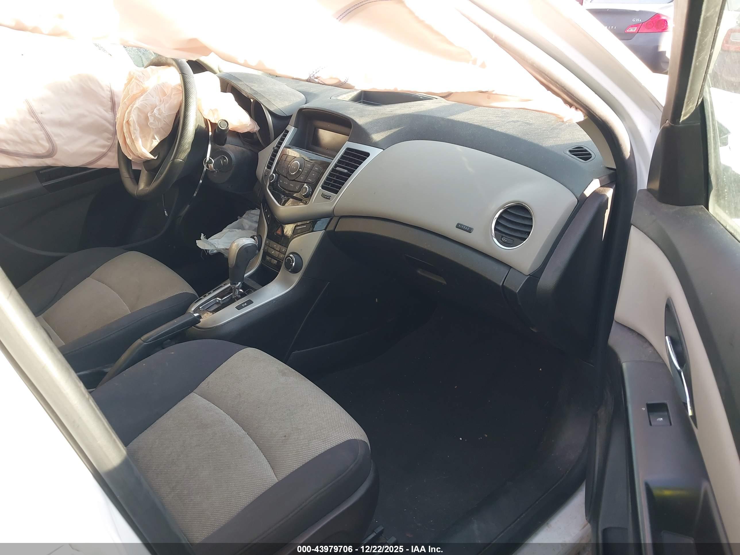 CHEVROLET CRUZE image 5