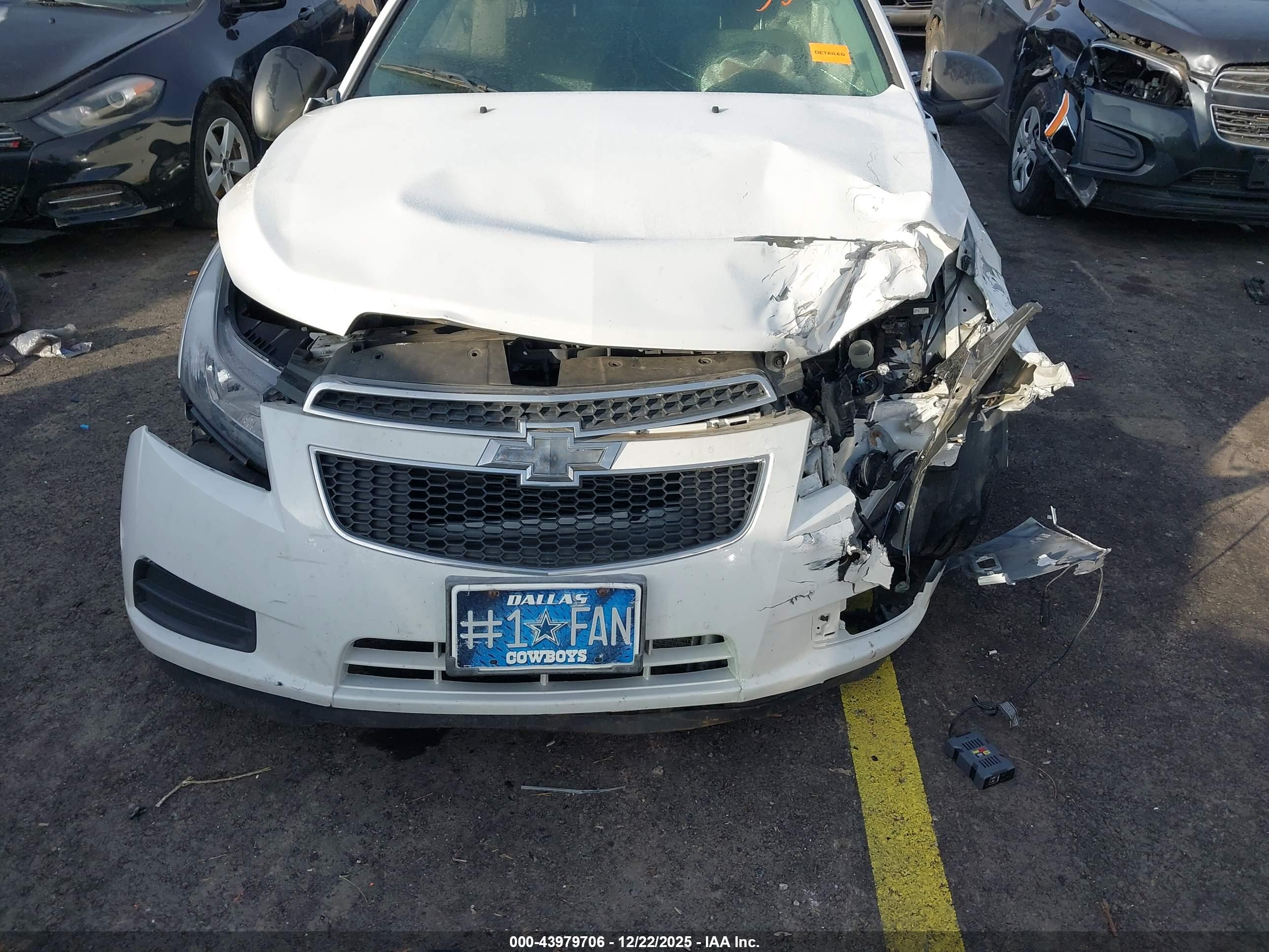 CHEVROLET CRUZE image 6
