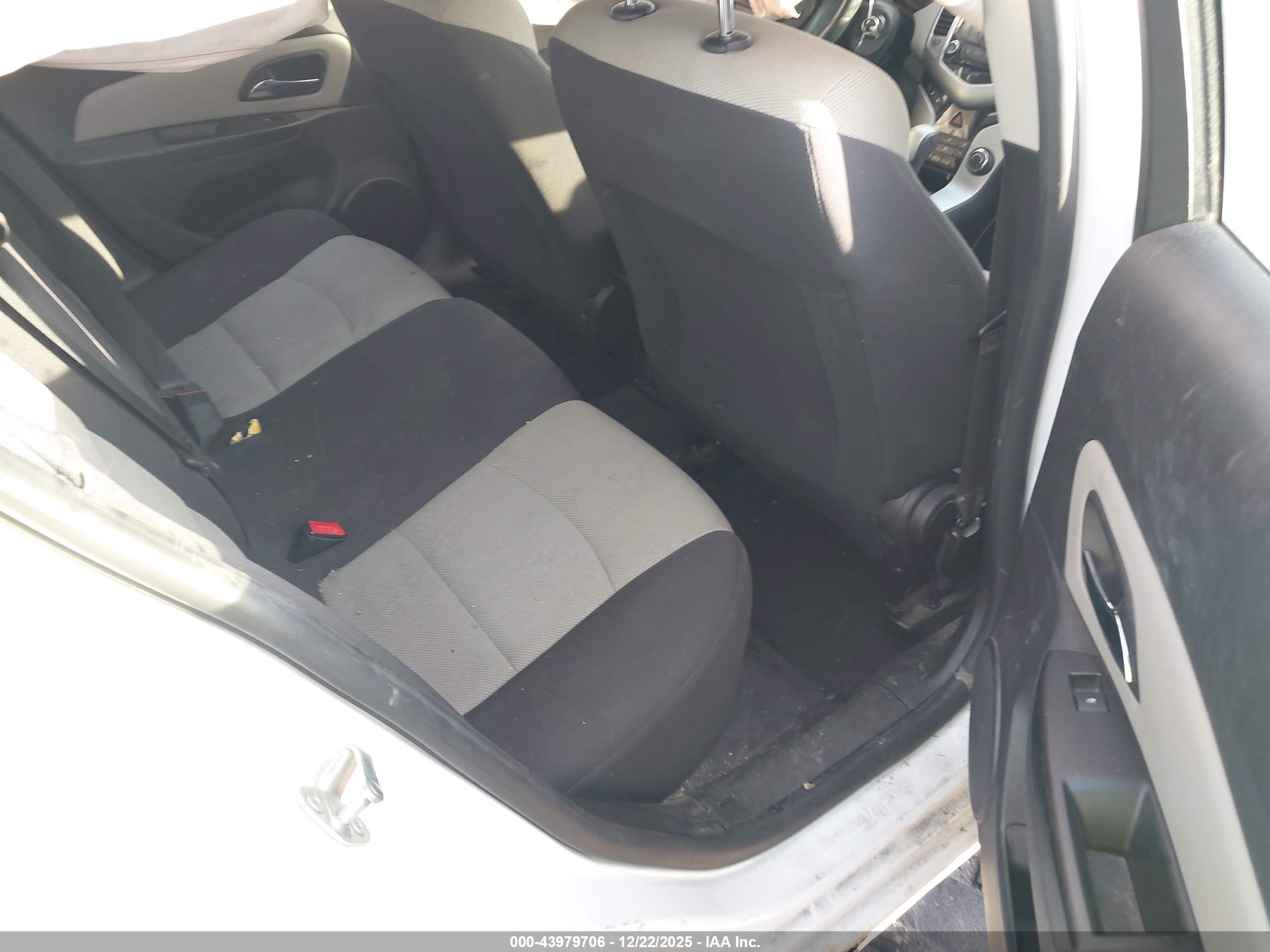CHEVROLET CRUZE image 8