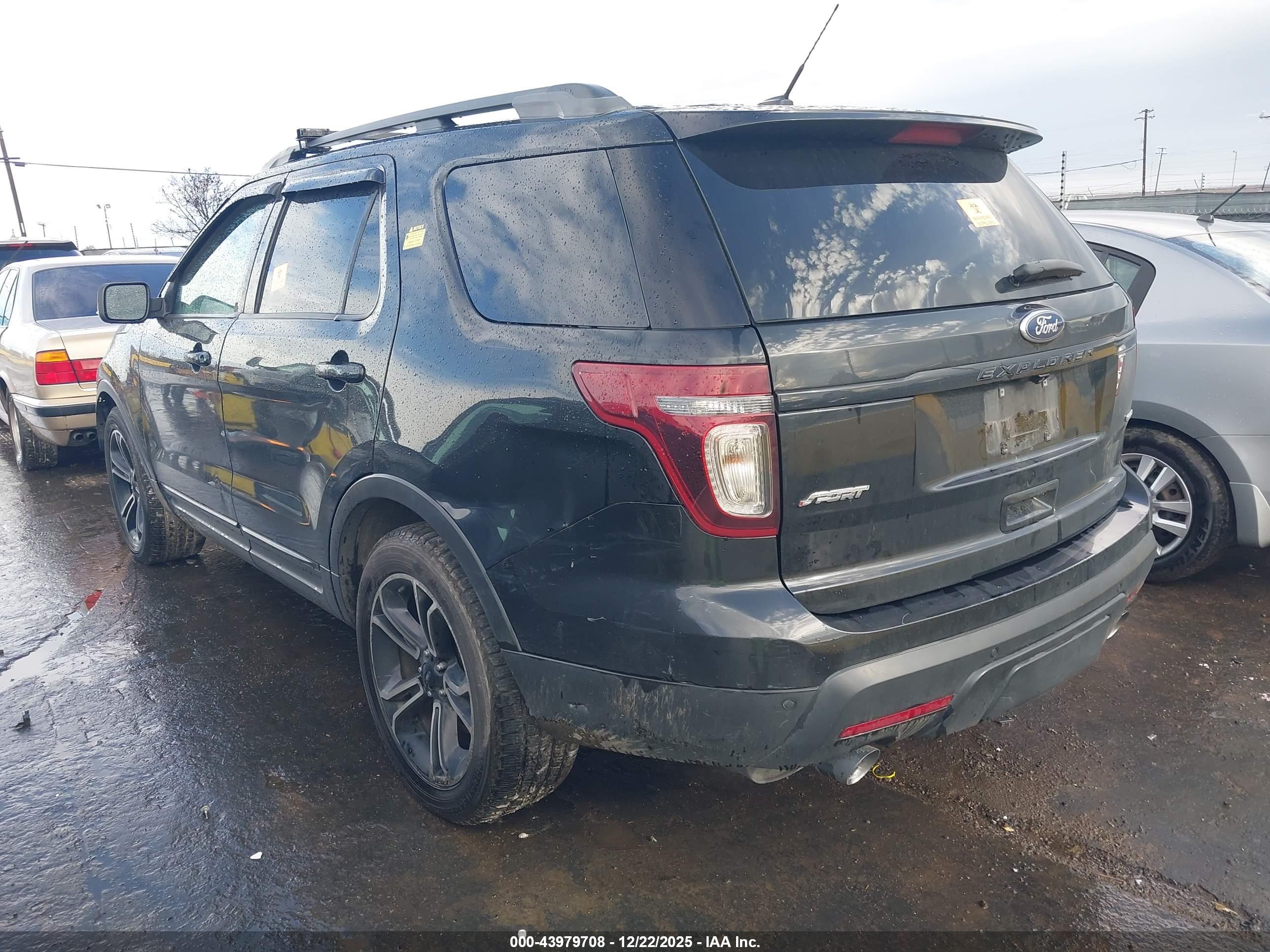 FORD EXPLORER image 3