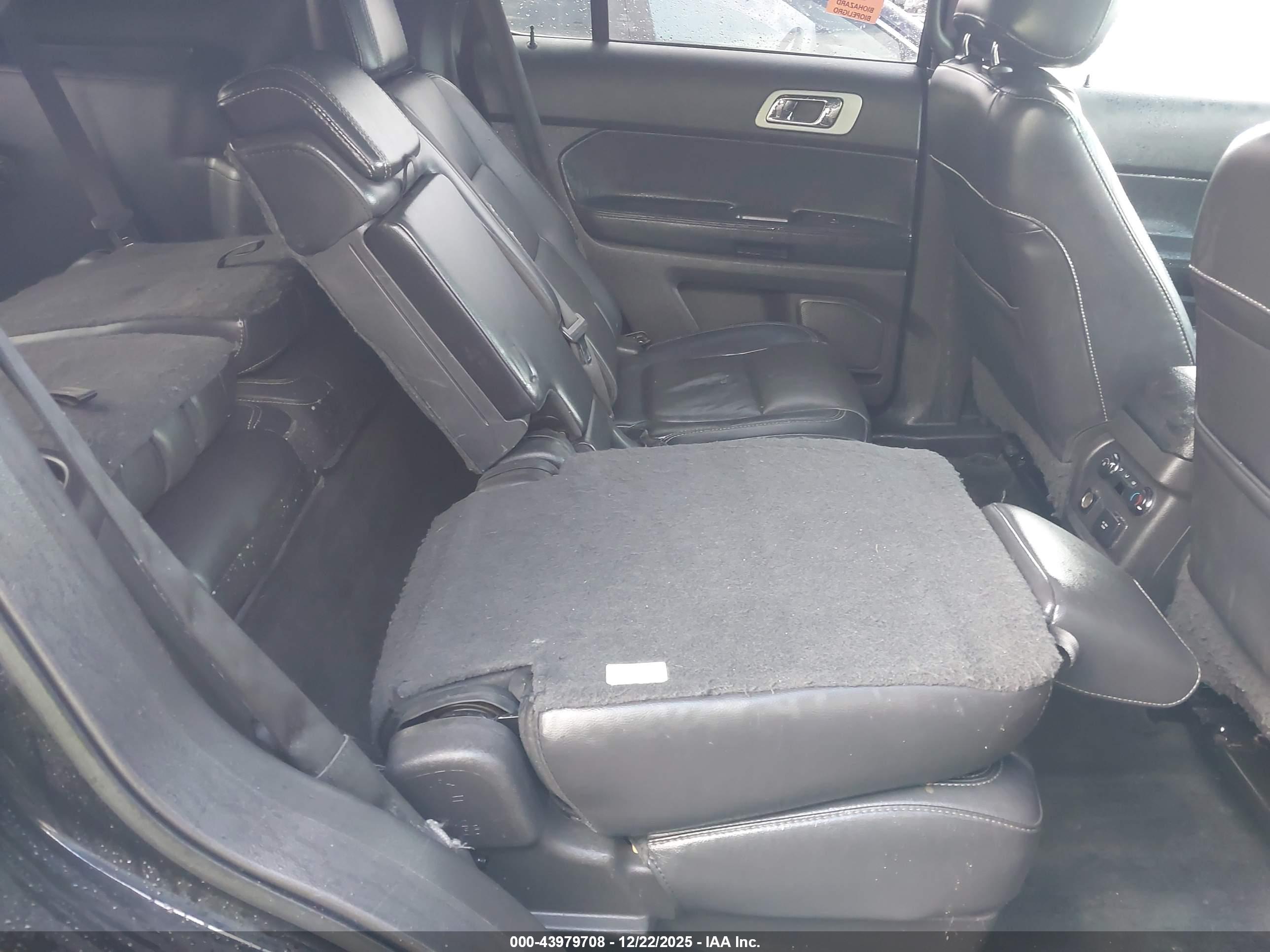 FORD EXPLORER image 8
