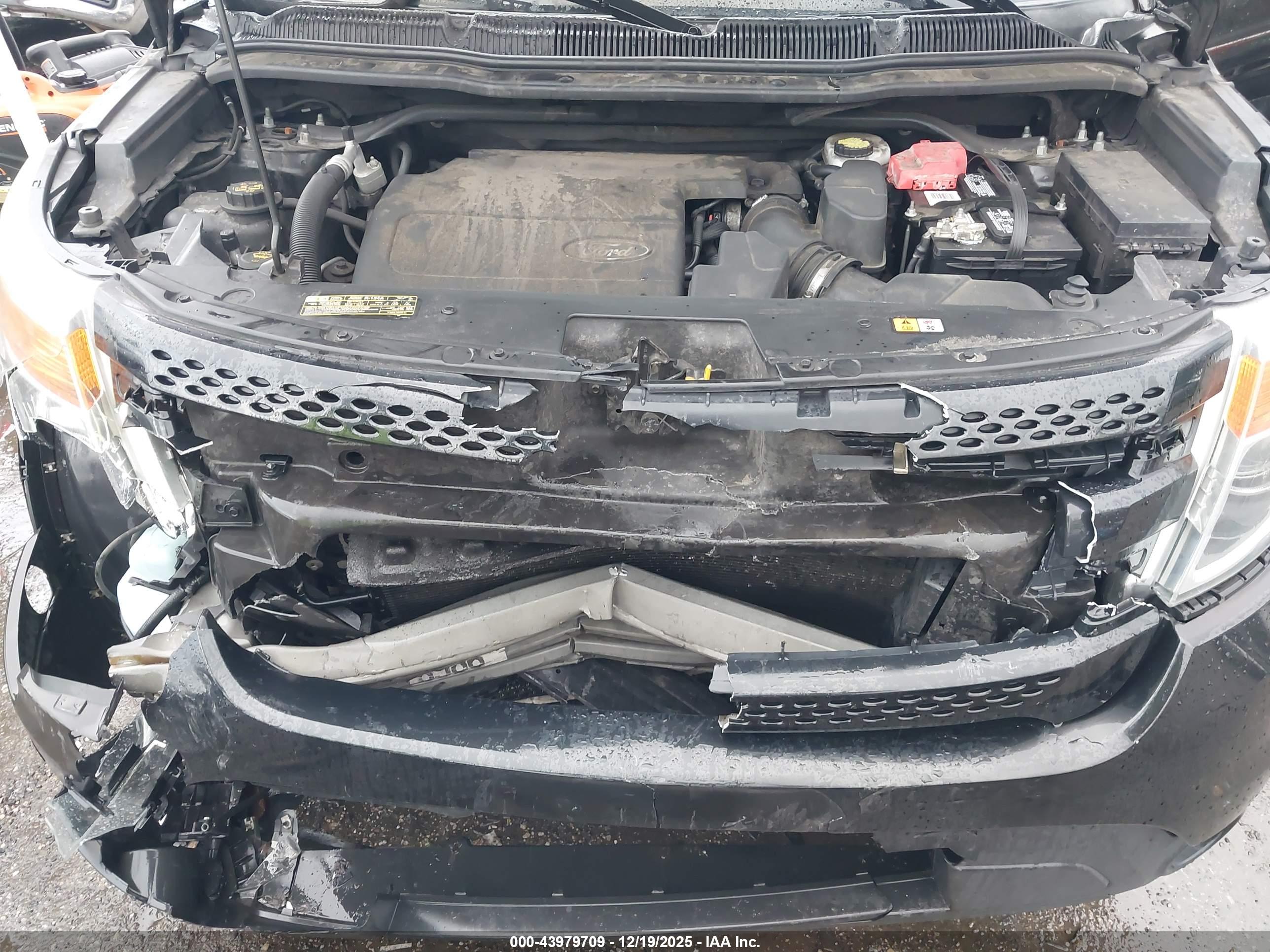 FORD EXPLORER image 10