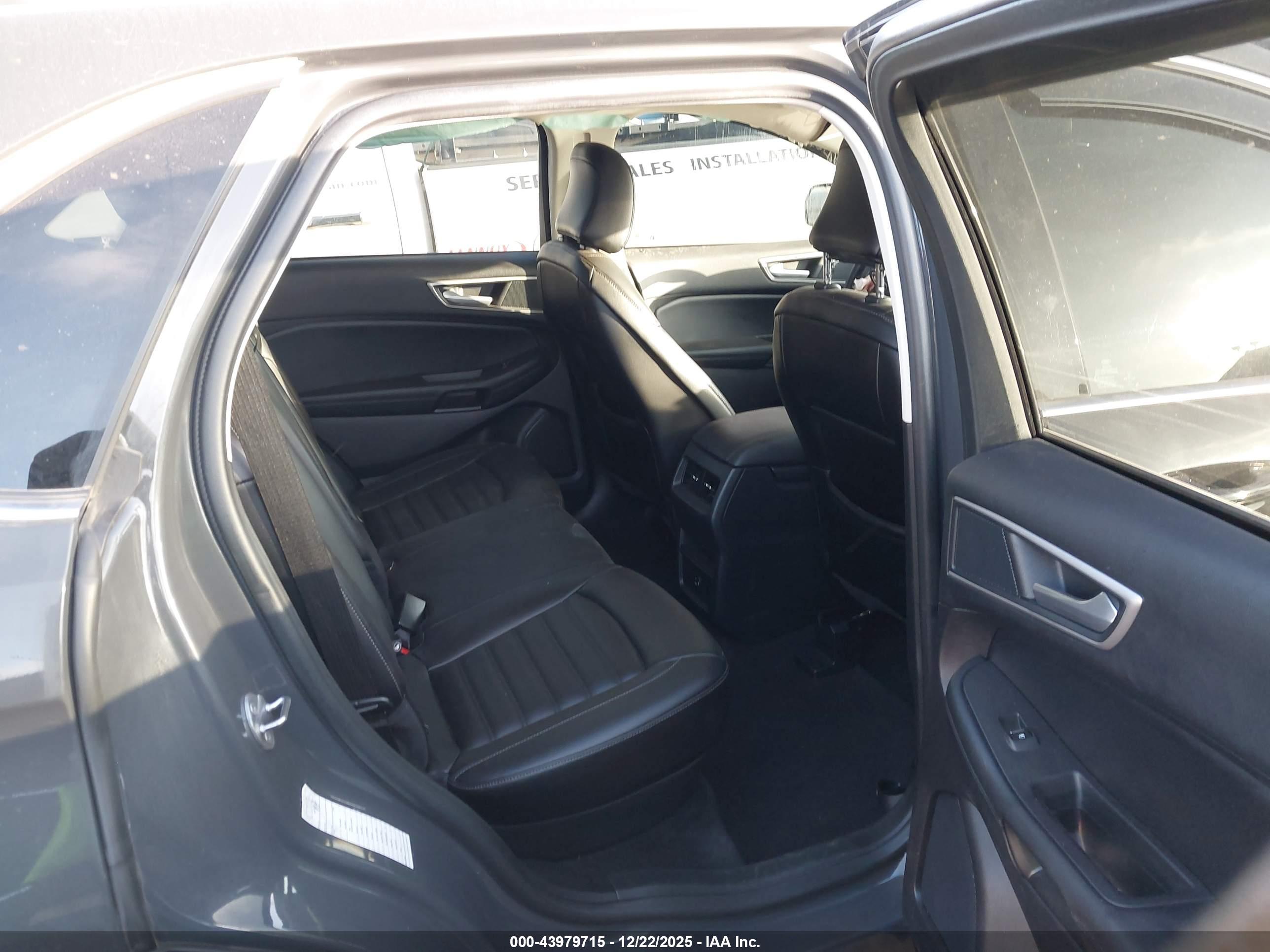 FORD EDGE image 8