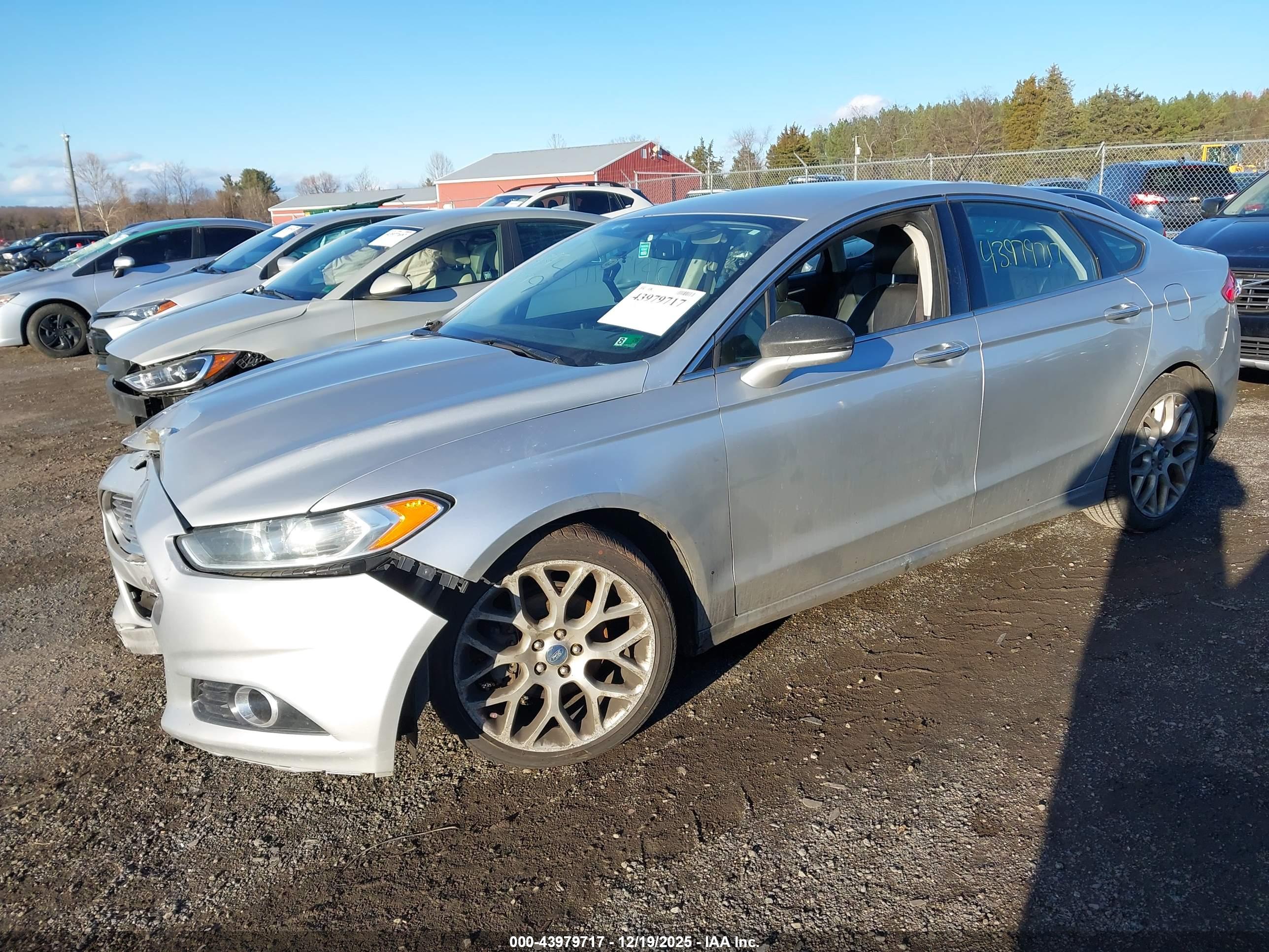 FORD FUSION image 2