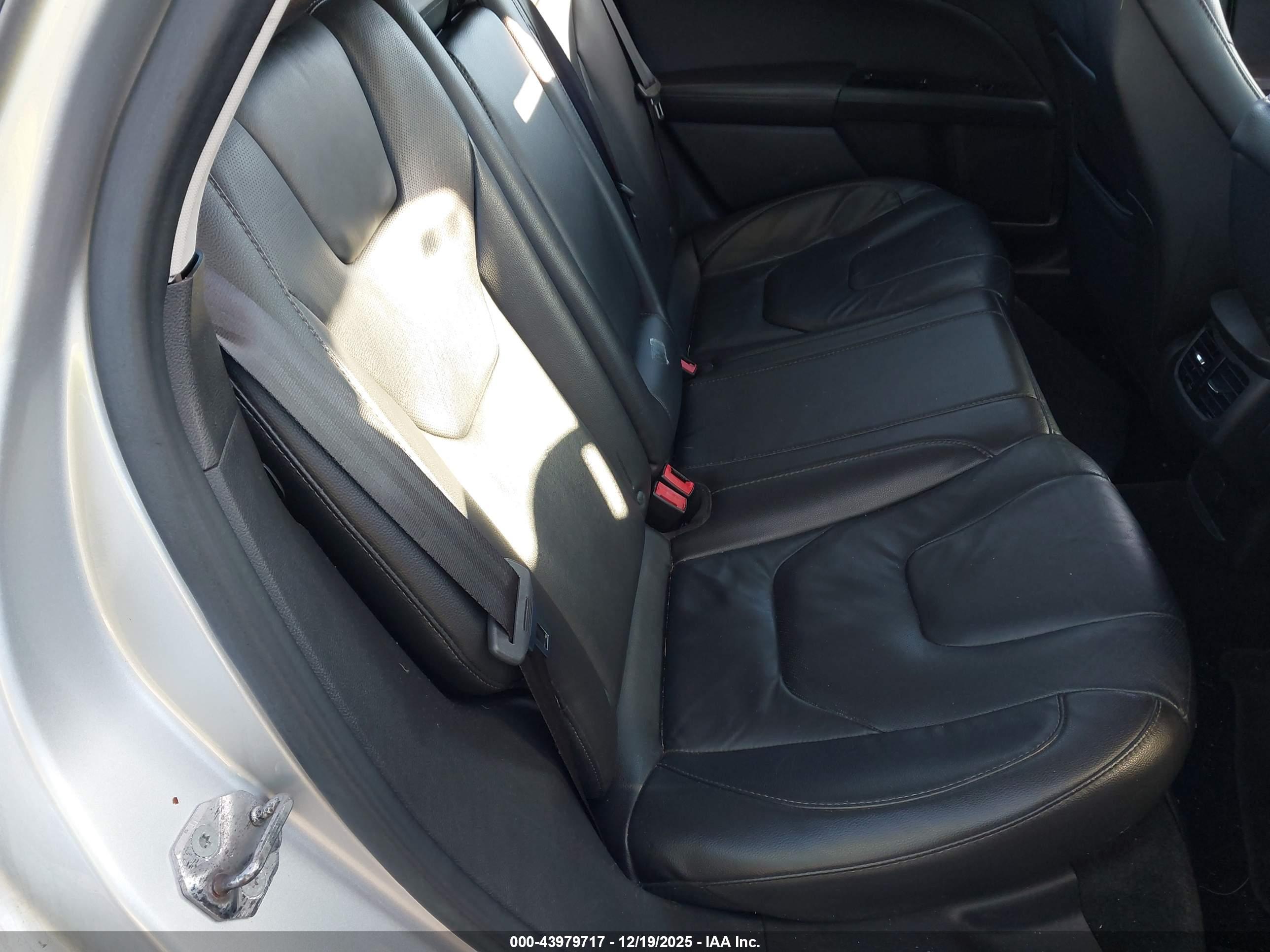 FORD FUSION image 8