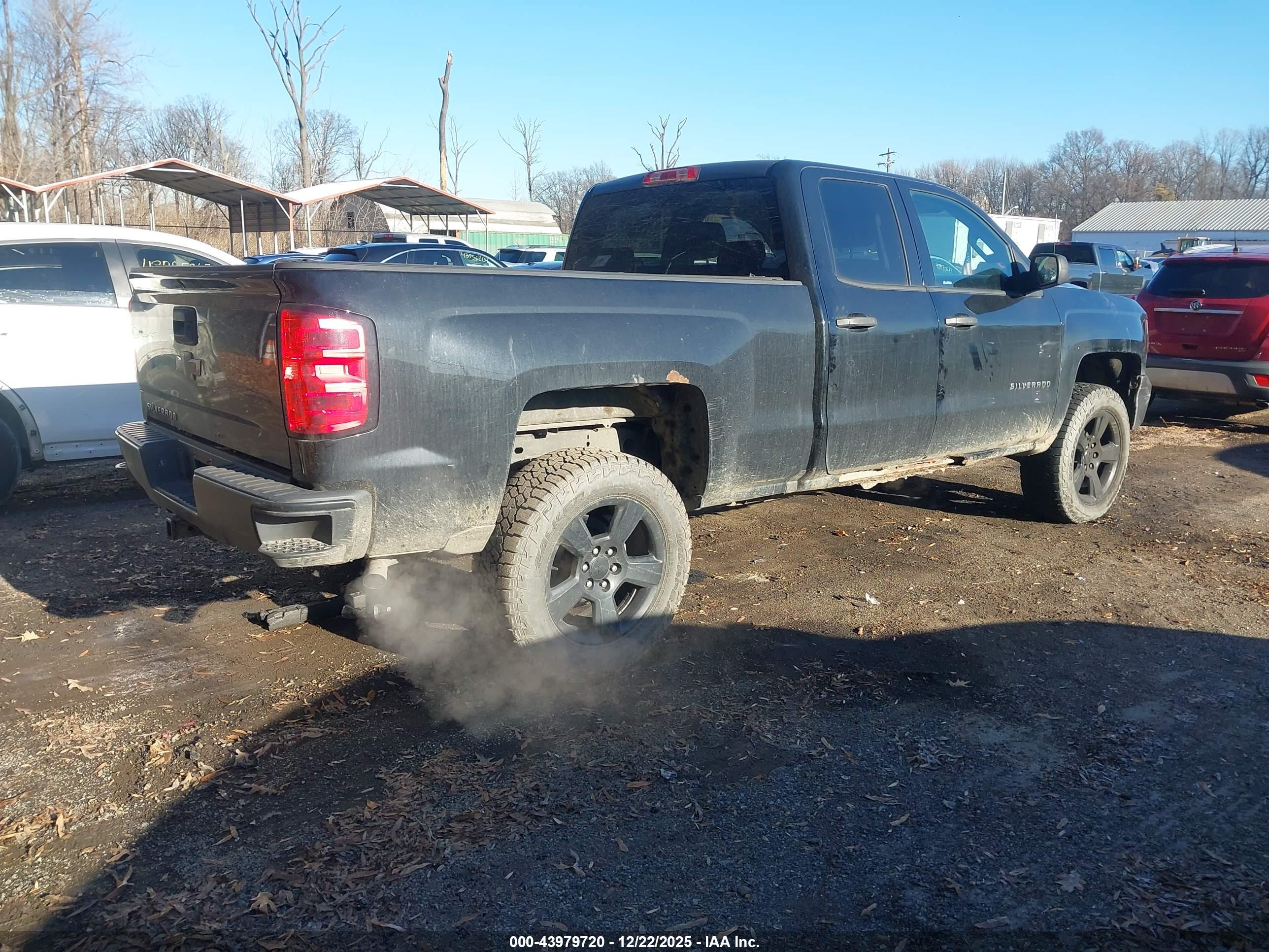 CHEVROLET SILVERADO image 4