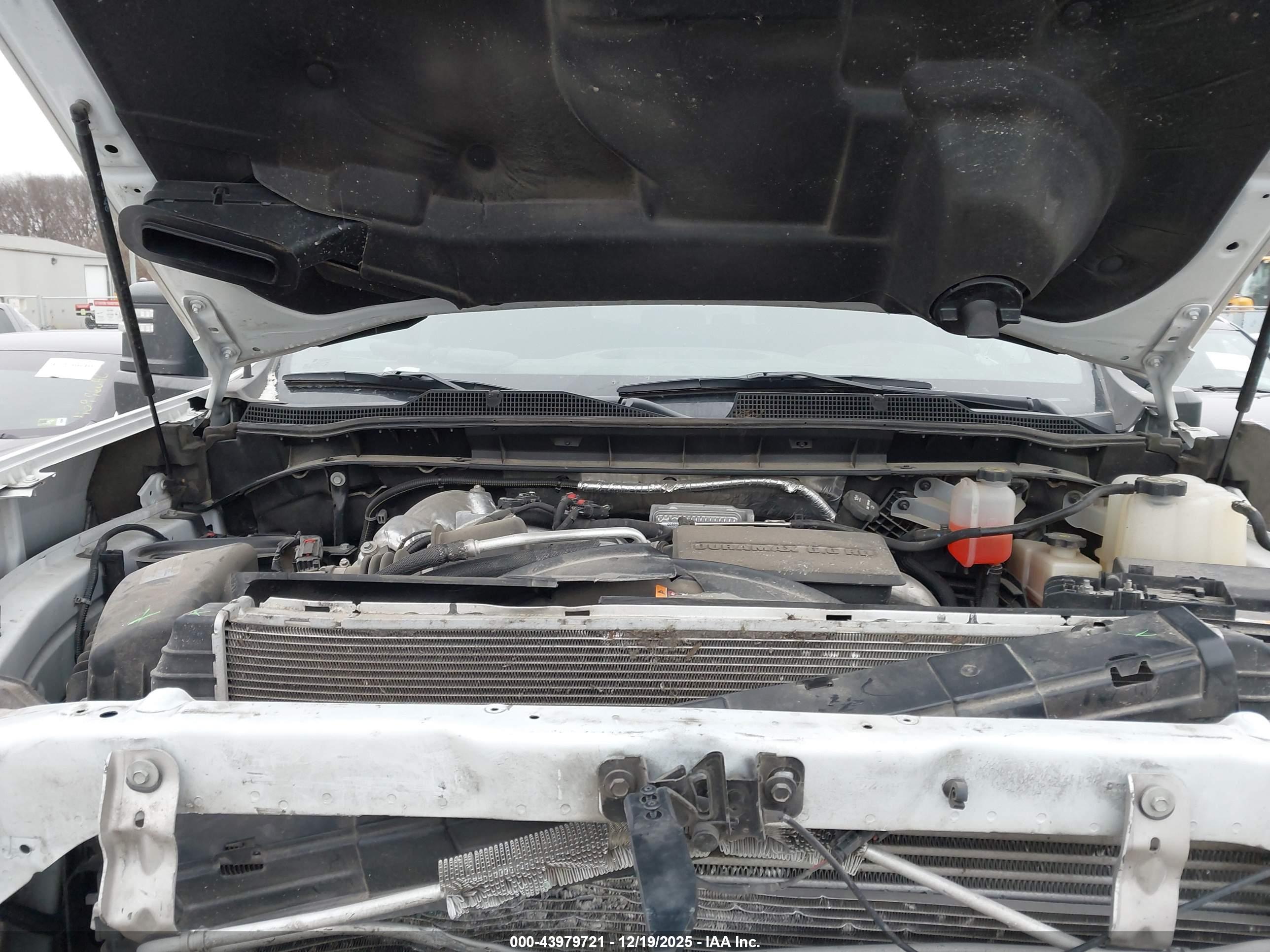 CHEVROLET SILVERADO image 10