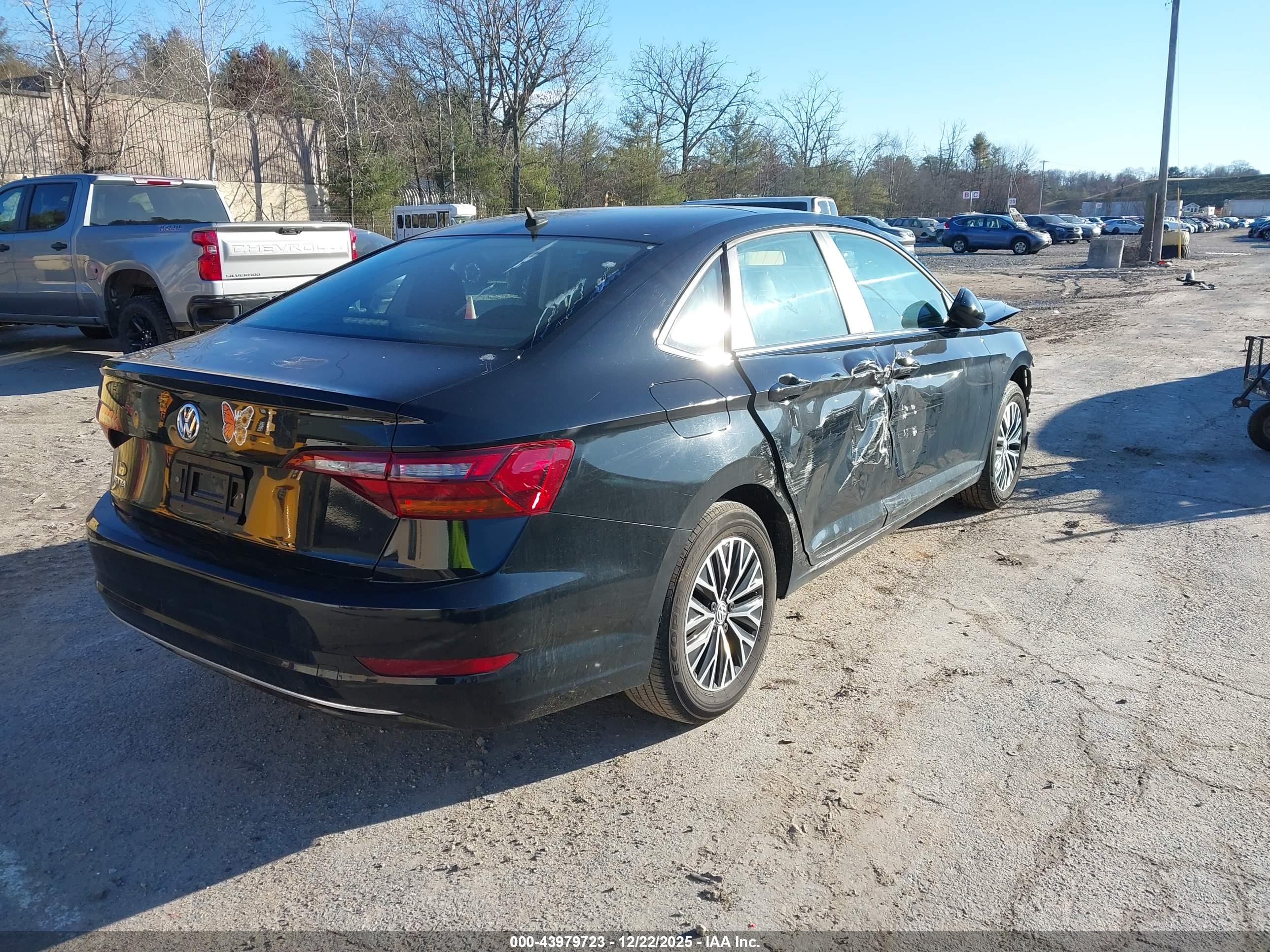 VOLKSWAGEN JETTA image 4