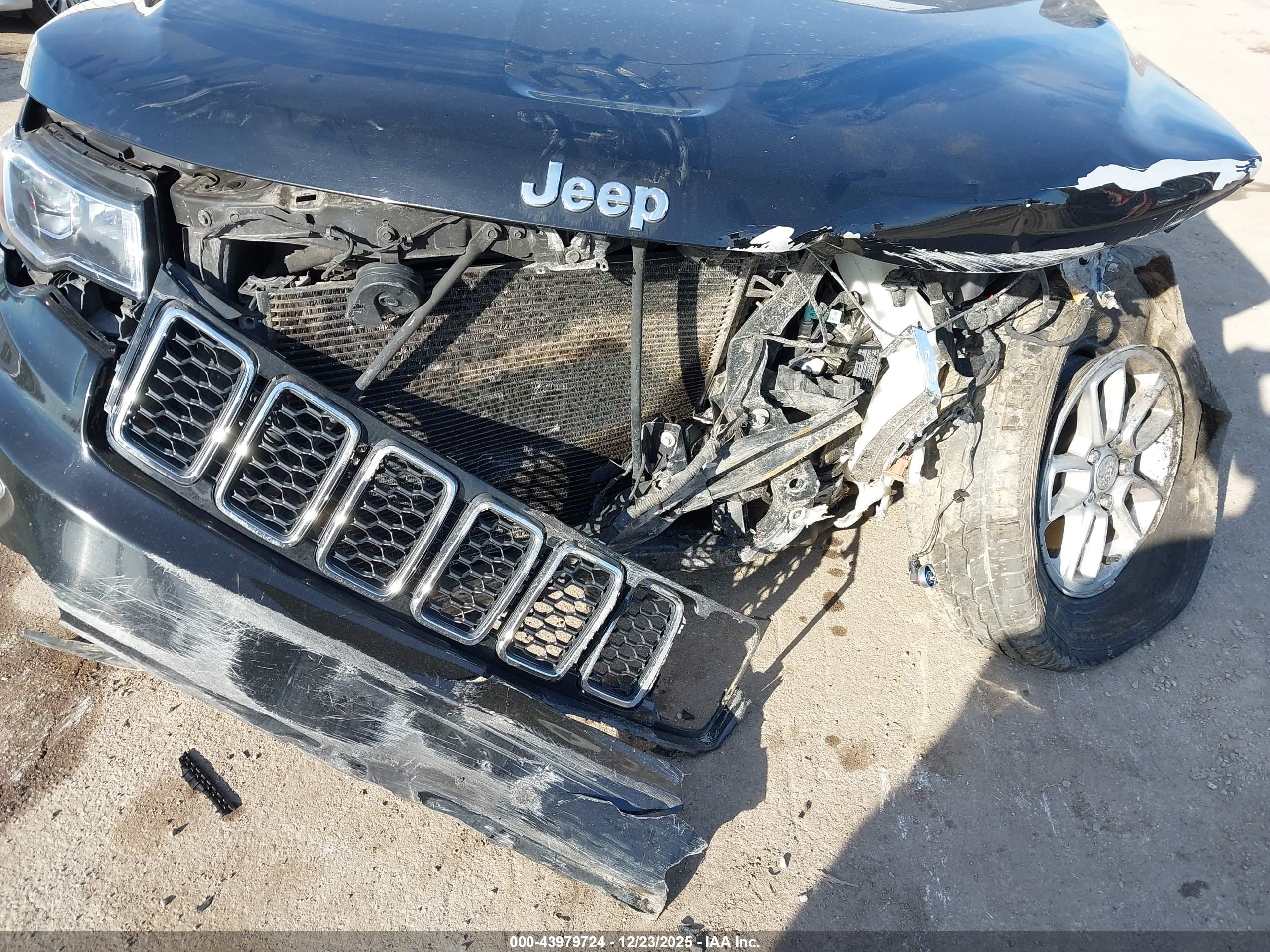 JEEP GRAND image 6